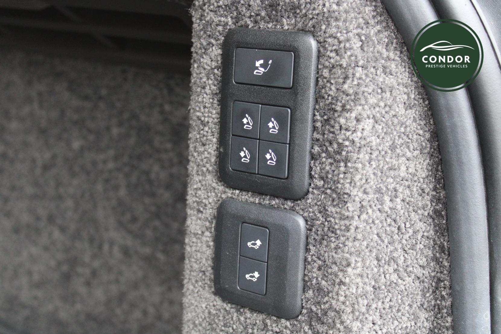 Land Rover Range Rover 4.4 SD V8 Autobiography SUV 5dr Diesel Auto 4WD Euro 6 (s/s) (339 ps)