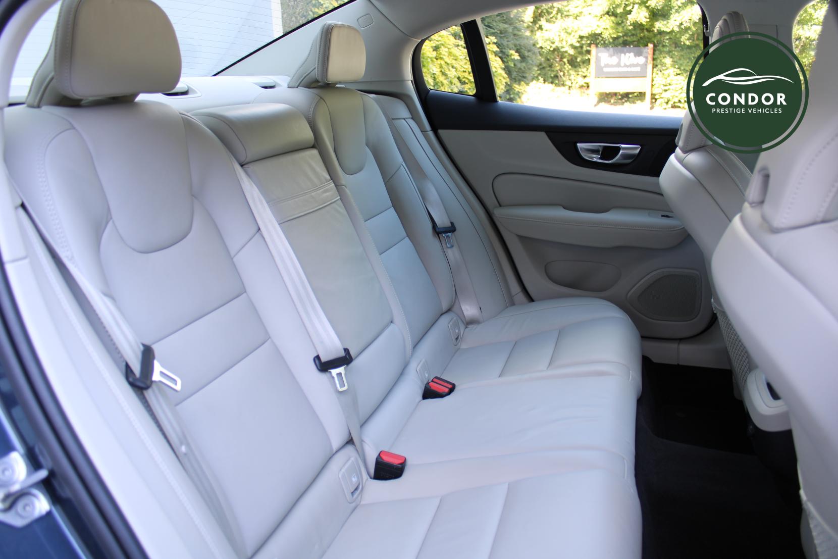 Volvo S60 2.0 B5 MHEV Inscription Saloon 4dr Petrol Hybrid Auto Euro 6 (s/s) (250 ps)