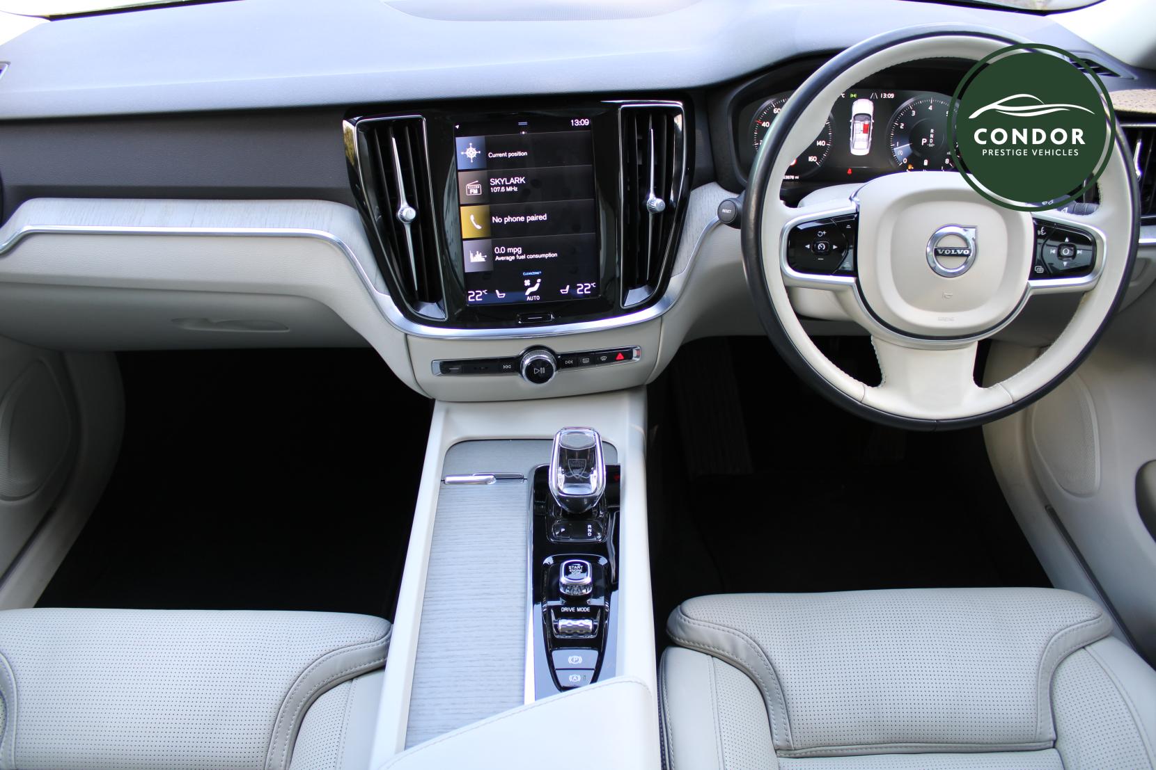 Volvo S60 2.0 B5 MHEV Inscription Saloon 4dr Petrol Hybrid Auto Euro 6 (s/s) (250 ps)