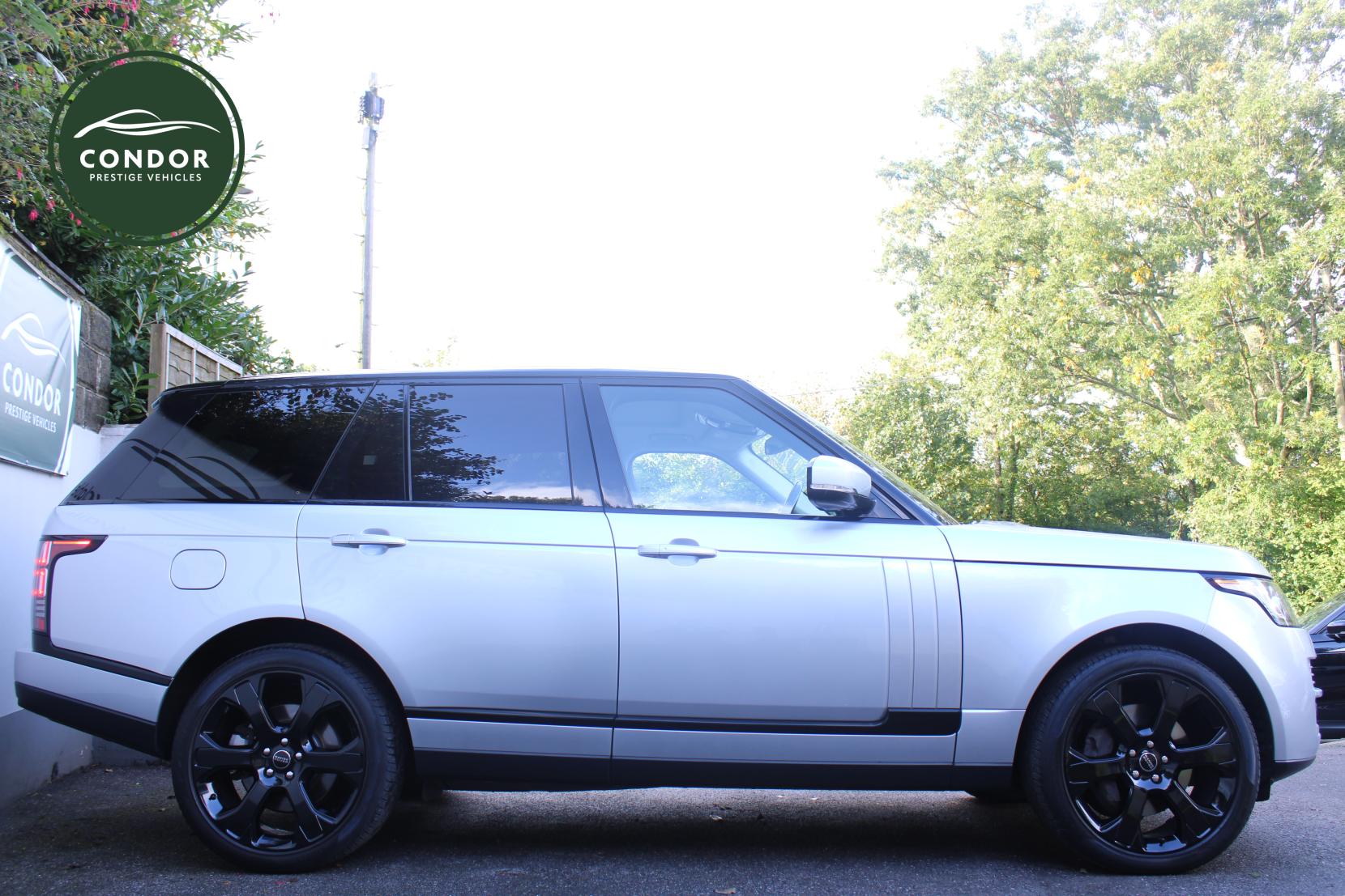 Land Rover Range Rover 4.4 SD V8 Vogue SE SUV 5dr Diesel Auto 4WD Euro 5 (339 ps)