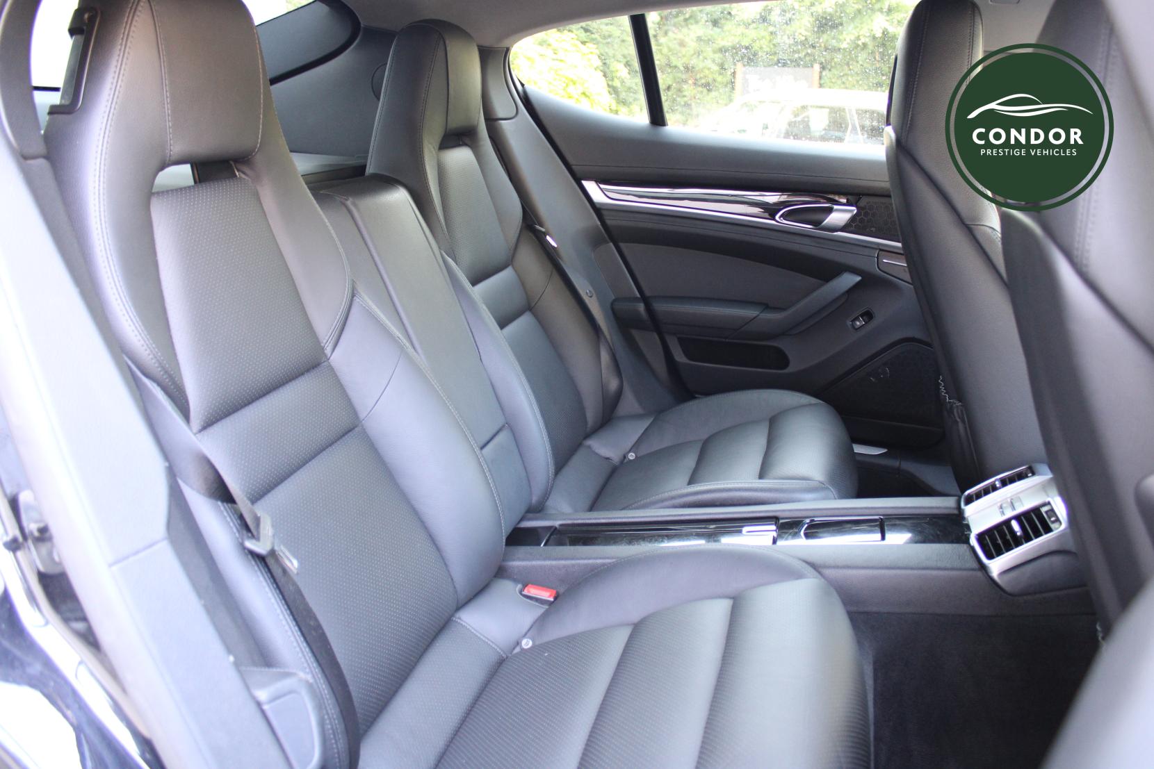 Porsche Panamera 3.0D V6 Hatchback 5dr Diesel TiptronicS Euro 5 (s/s) (300 ps)
