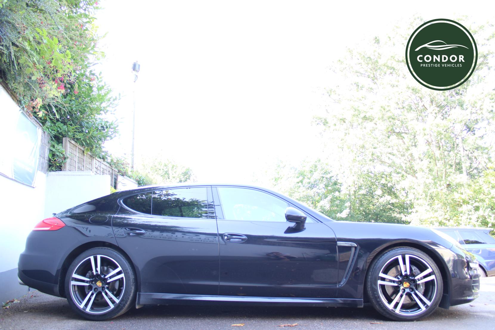 Porsche Panamera 3.0D V6 Hatchback 5dr Diesel TiptronicS Euro 5 (s/s) (300 ps)