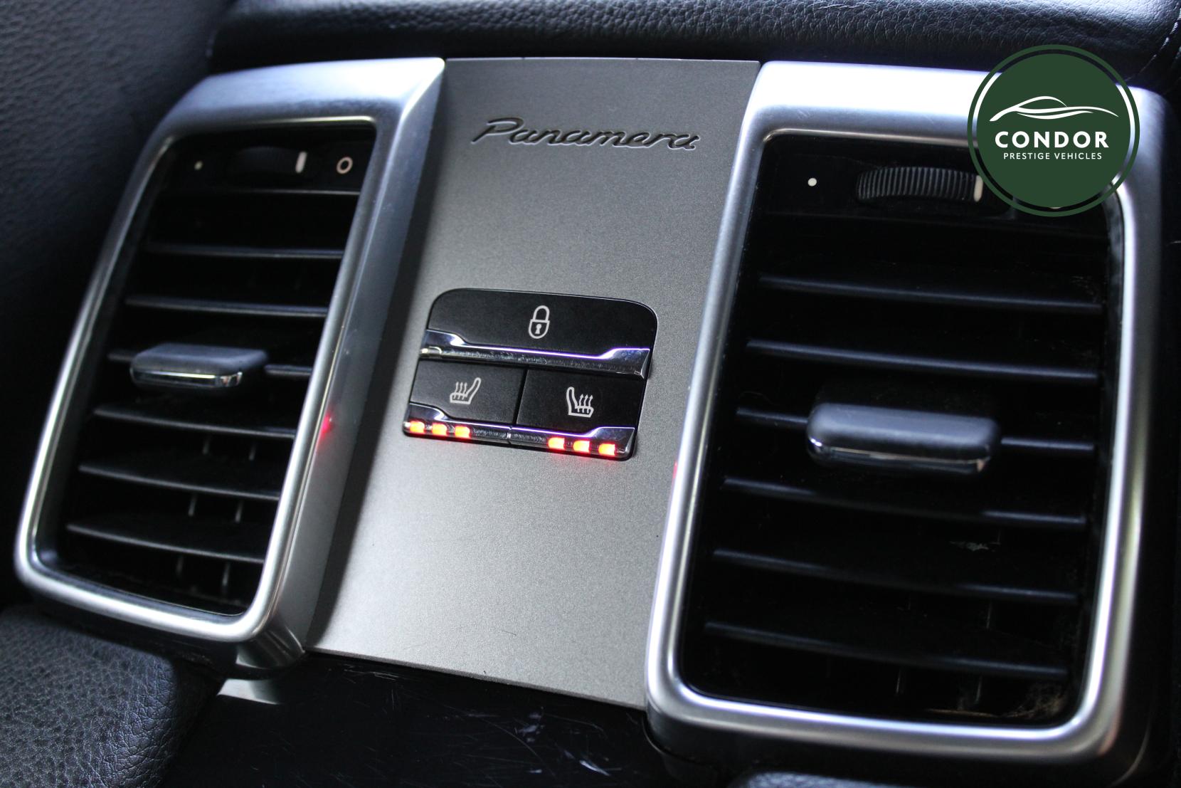 Porsche Panamera 3.0D V6 Hatchback 5dr Diesel TiptronicS Euro 5 (s/s) (300 ps)