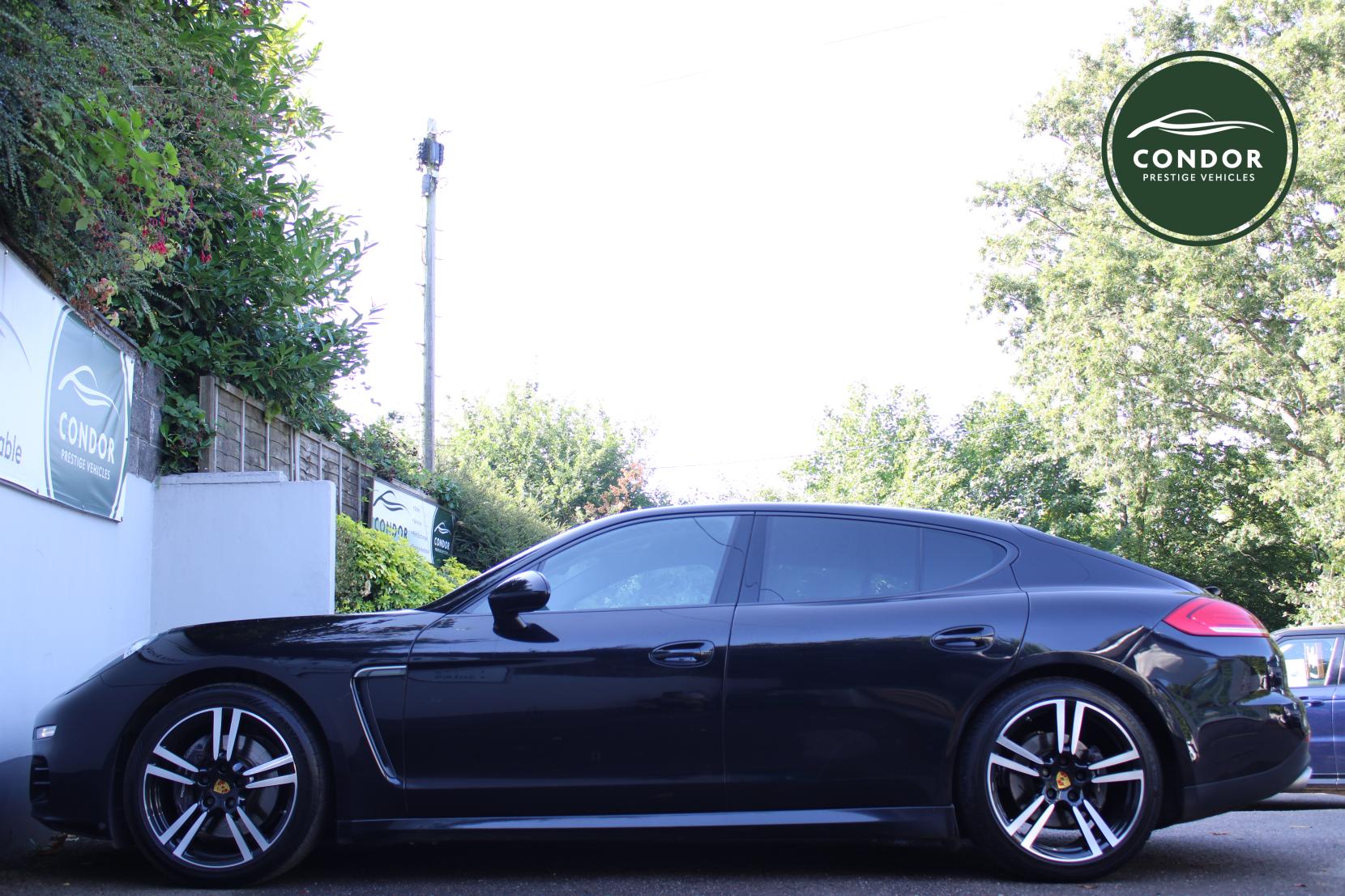 Porsche Panamera 3.0D V6 Hatchback 5dr Diesel TiptronicS Euro 5 (s/s) (300 ps)