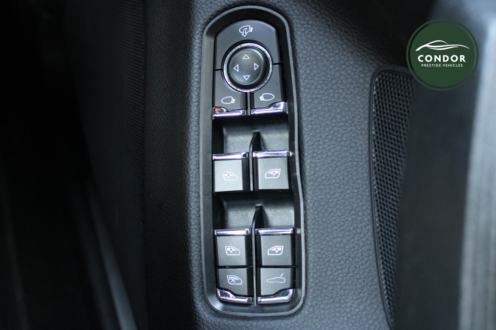 Porsche Panamera 3.0D V6 Hatchback 5dr Diesel TiptronicS Euro 5 (s/s) (300 ps)