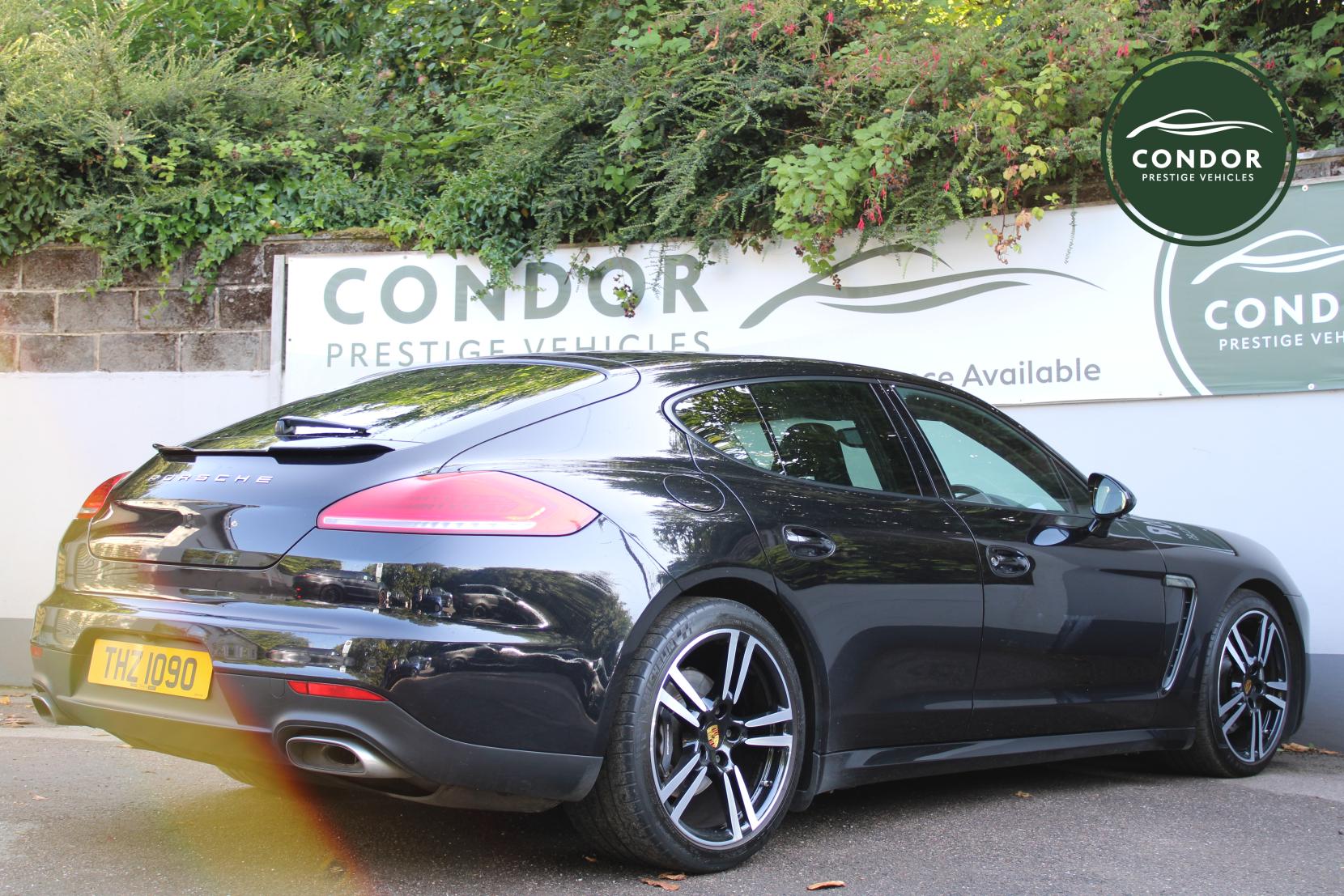 Porsche Panamera 3.0D V6 Hatchback 5dr Diesel TiptronicS Euro 5 (s/s) (300 ps)