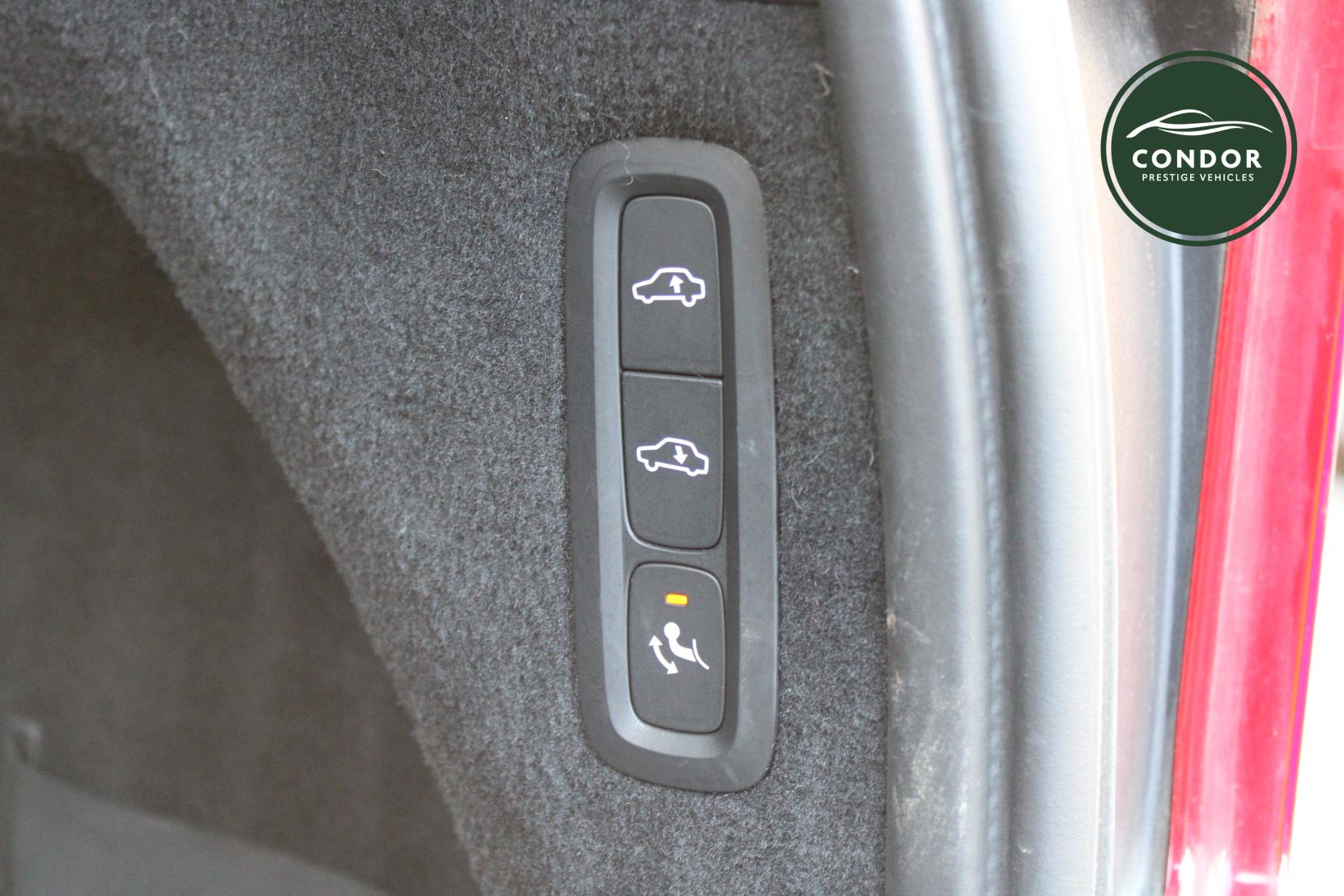 Volvo XC90 2.0h T8 Twin Engine Recharge 11.6kWh Inscription Pro SUV 5dr Petrol Plug-in Hybrid Auto 4WD Euro 6 (s/s) (390 ps)