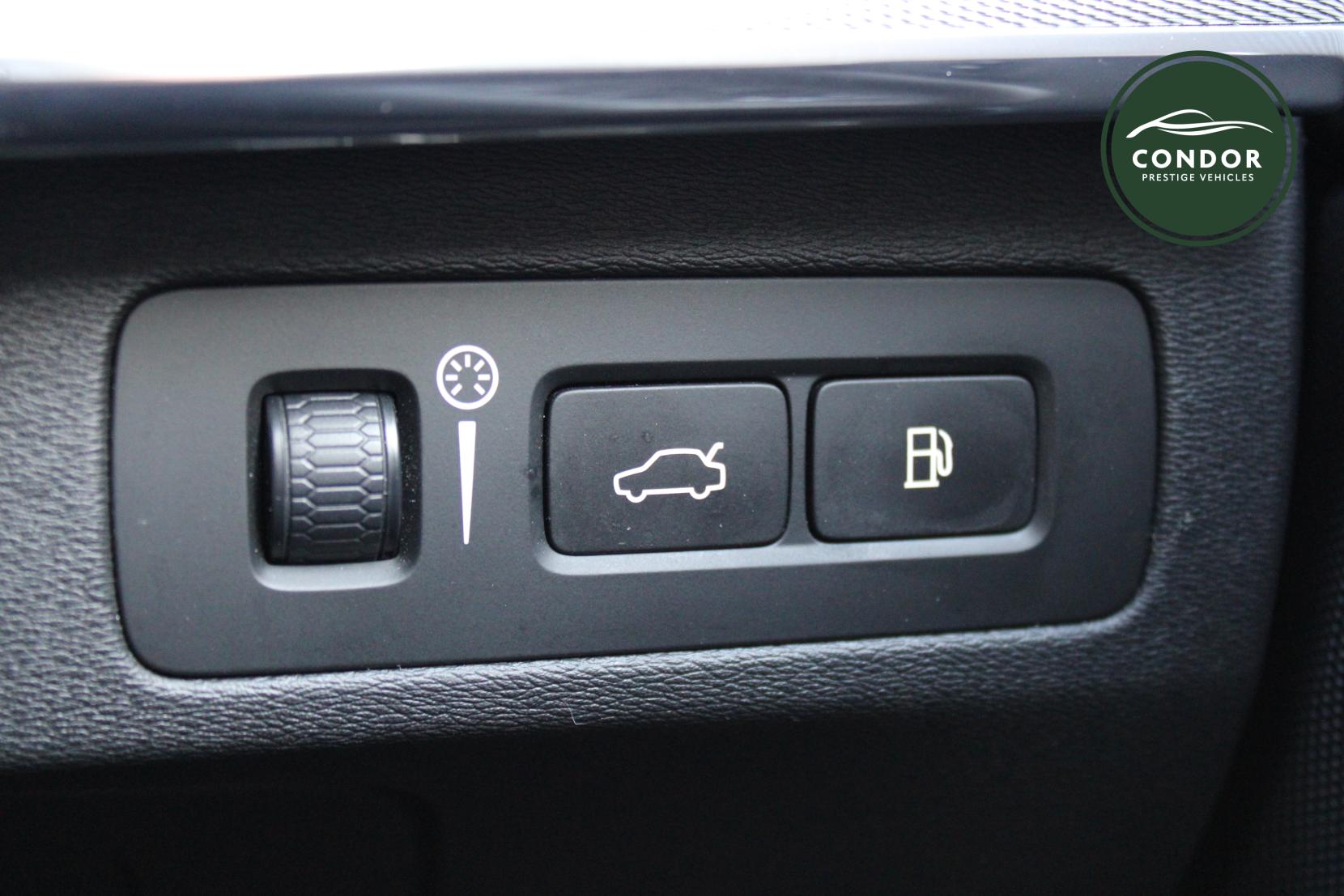 Volvo XC90 2.0h T8 Twin Engine Recharge 11.6kWh Inscription Pro SUV 5dr Petrol Plug-in Hybrid Auto 4WD Euro 6 (s/s) (390 ps)