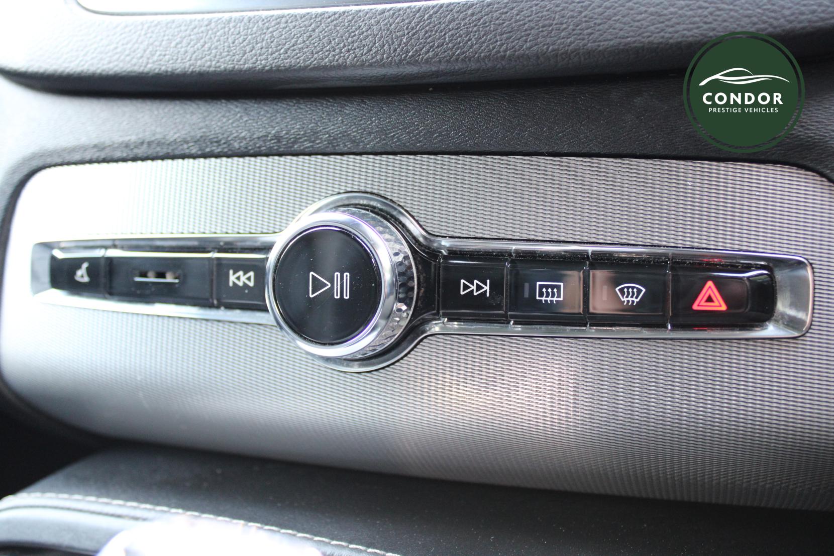 Volvo XC90 2.0h T8 Twin Engine Recharge 11.6kWh Inscription Pro SUV 5dr Petrol Plug-in Hybrid Auto 4WD Euro 6 (s/s) (390 ps)