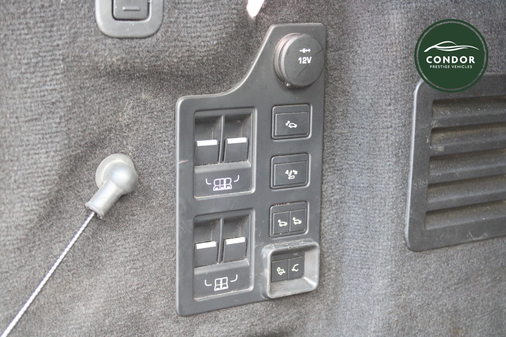 Land Rover Discovery 3.0 TD V6 HSE Luxury SUV 5dr Diesel Auto 4WD Euro 6 (s/s) (258 ps)