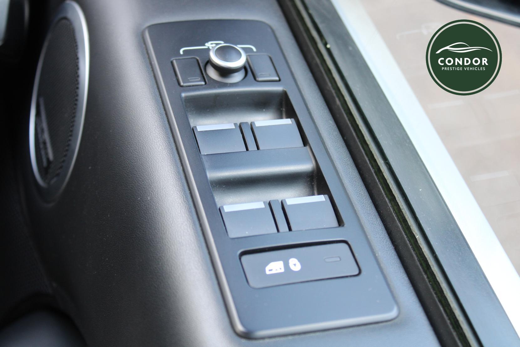 Land Rover Discovery 3.0 TD V6 HSE Luxury SUV 5dr Diesel Auto 4WD Euro 6 (s/s) (258 ps)