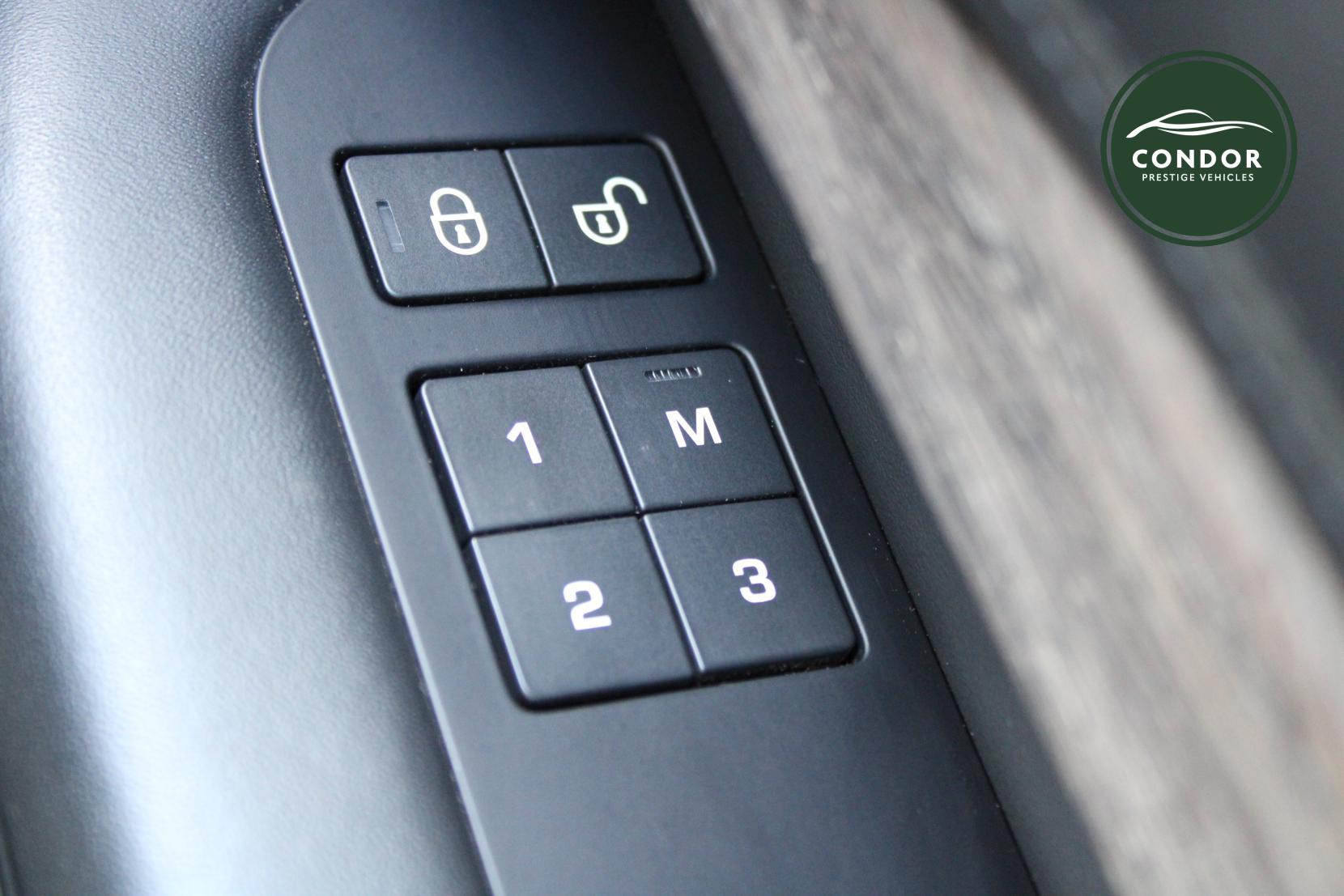 Land Rover Discovery 3.0 TD V6 HSE Luxury SUV 5dr Diesel Auto 4WD Euro 6 (s/s) (258 ps)