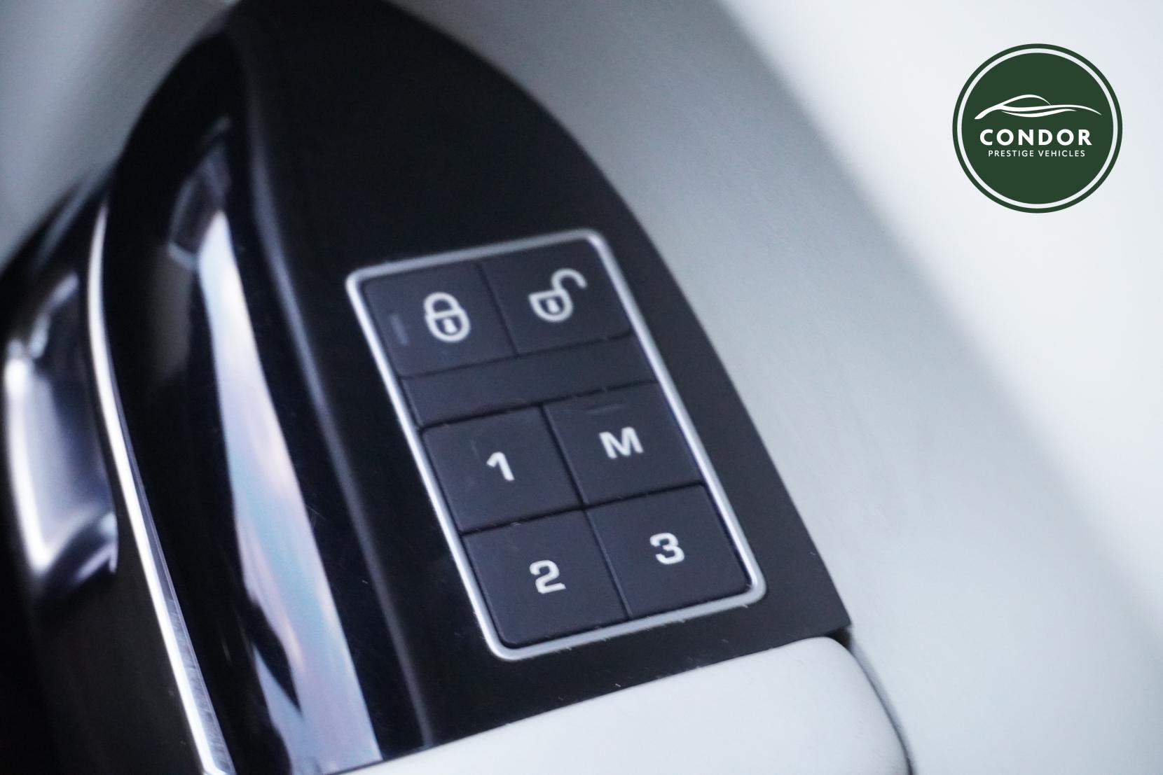 Land Rover Range Rover 3.0 TD V6 Autobiography SUV 5dr Diesel Auto 4WD Euro 6 (s/s) (258 ps)