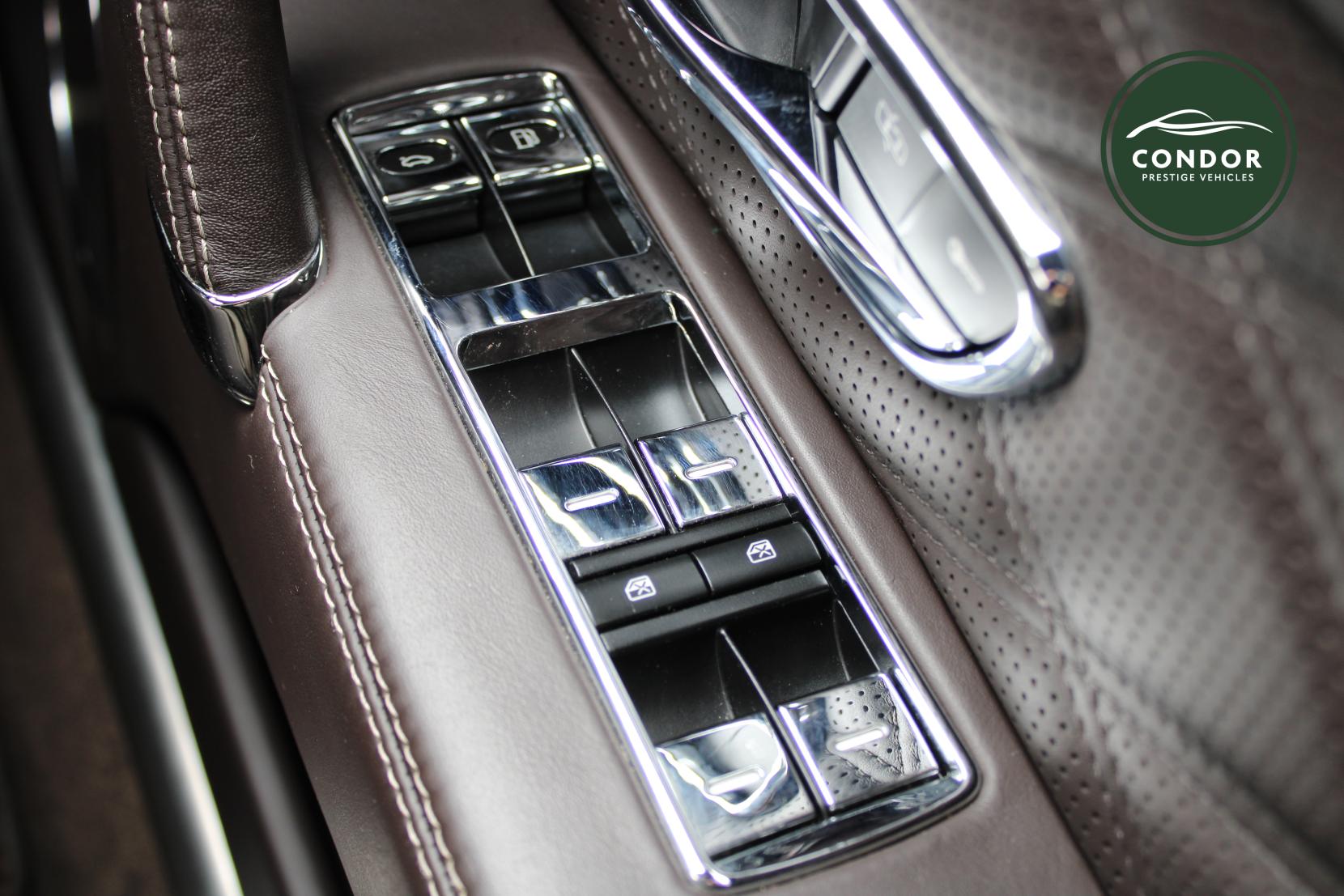 Bentley Flying Spur 6.0 W12 Saloon 4dr Petrol Auto 4WD Euro 5 (625 ps)