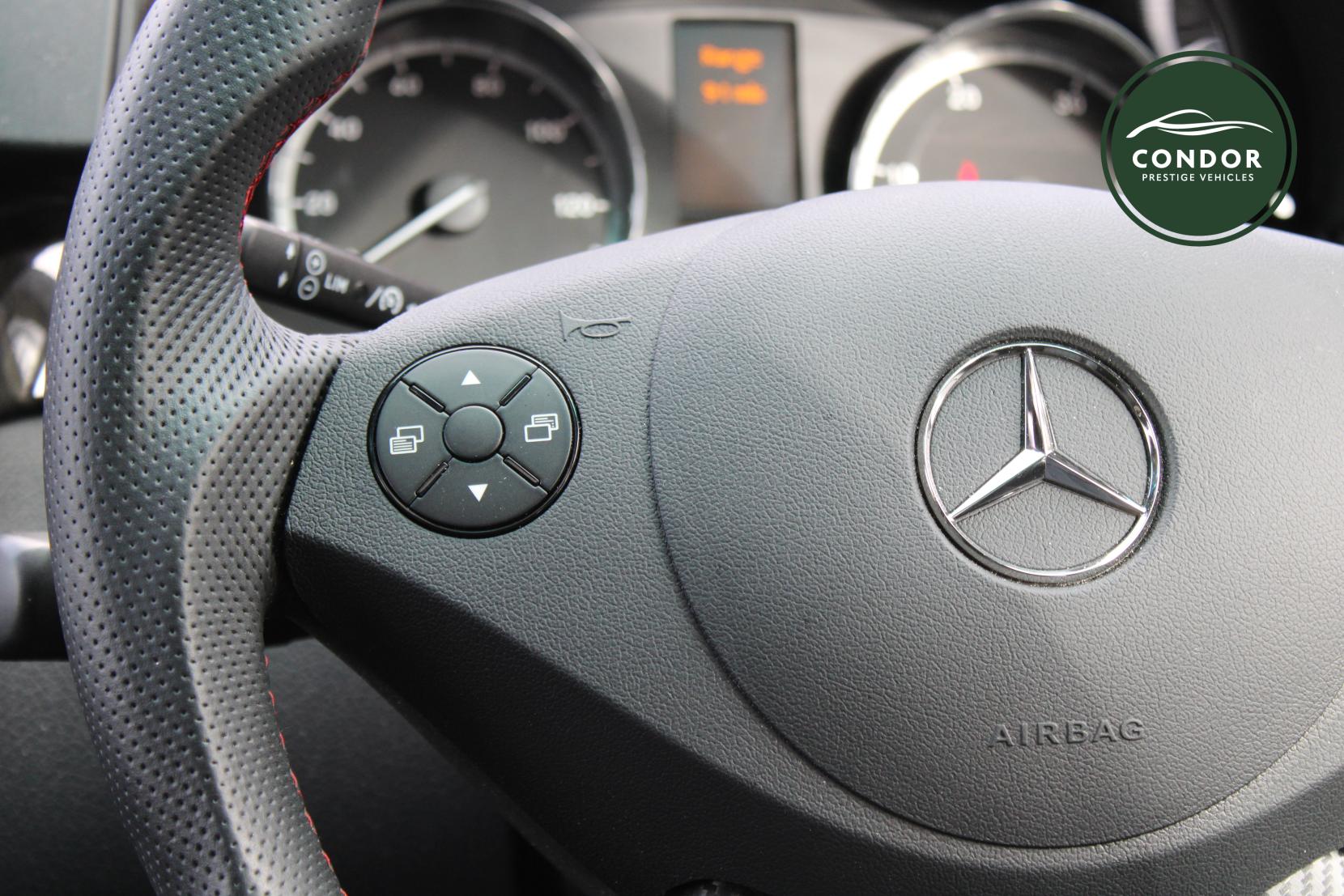 Mercedes-Benz Viano 3.0 CDI Ambiente MPV 5dr Diesel Automatic RWD L1 H1 (226 g/km, 224 bhp)