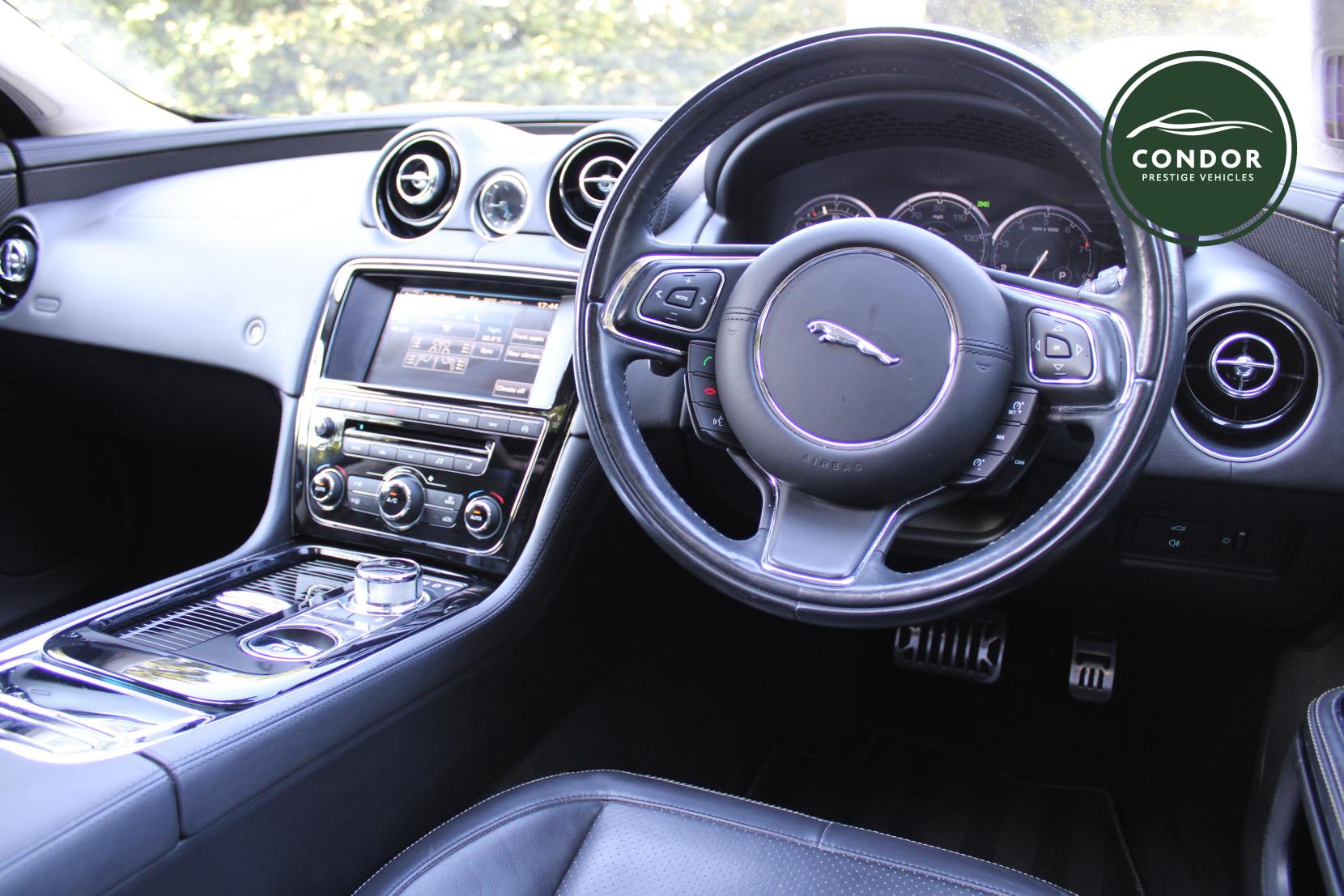 Jaguar XJ 3.0 V6 Portfolio Saloon 4dr Petrol Auto Euro 5 (s/s) (LWB) (340 ps)
