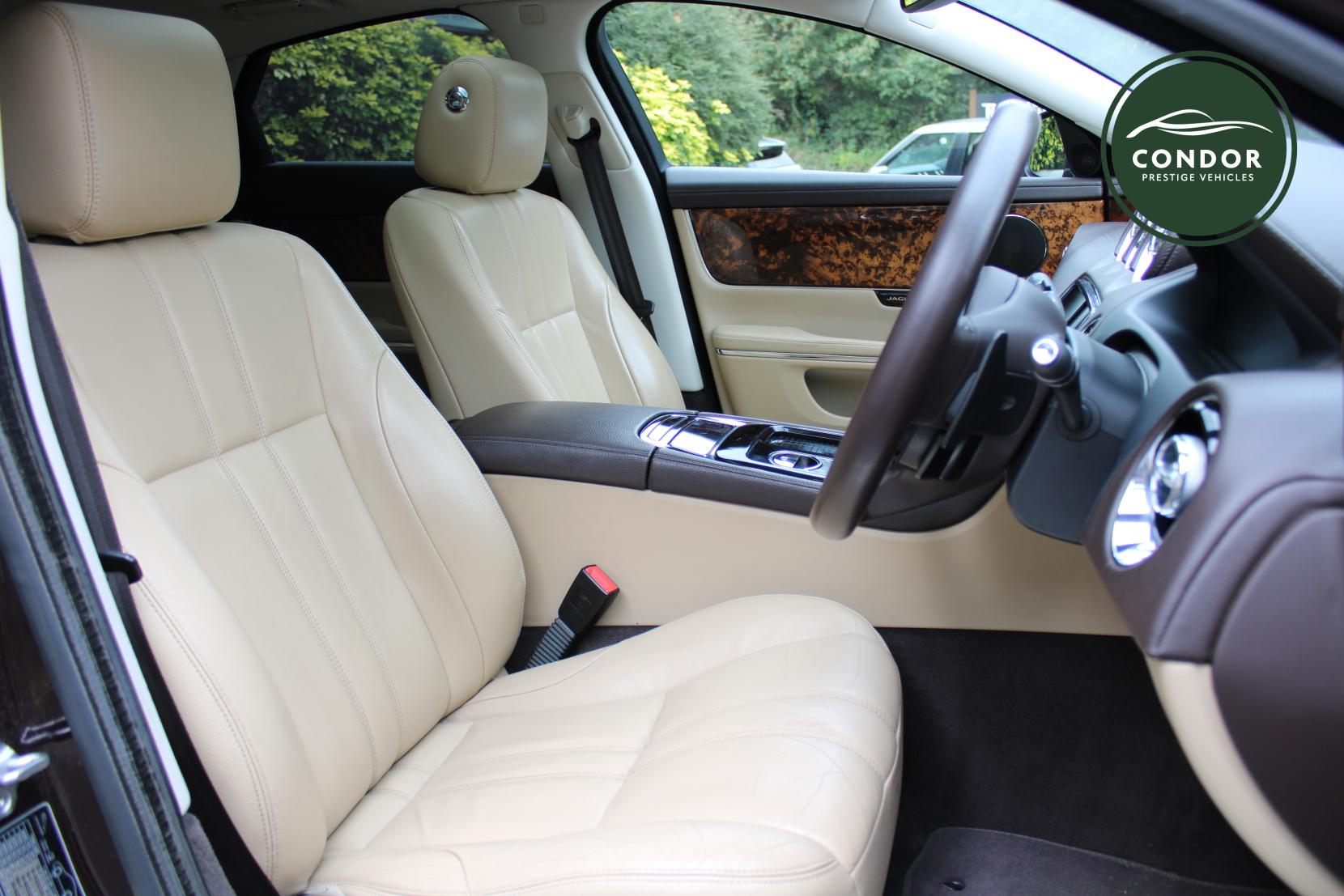 Jaguar XJ 3.0d V6 Luxury Saloon 4dr Diesel Auto Euro 5 (s/s) (275 ps)