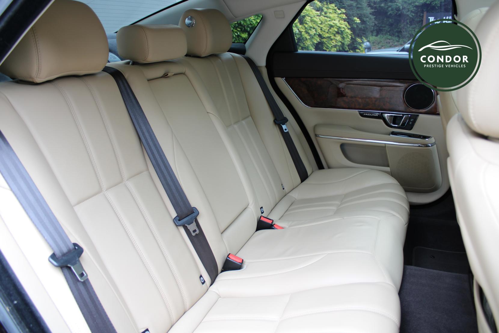 Jaguar XJ 3.0d V6 Luxury Saloon 4dr Diesel Auto Euro 5 (s/s) (275 ps)