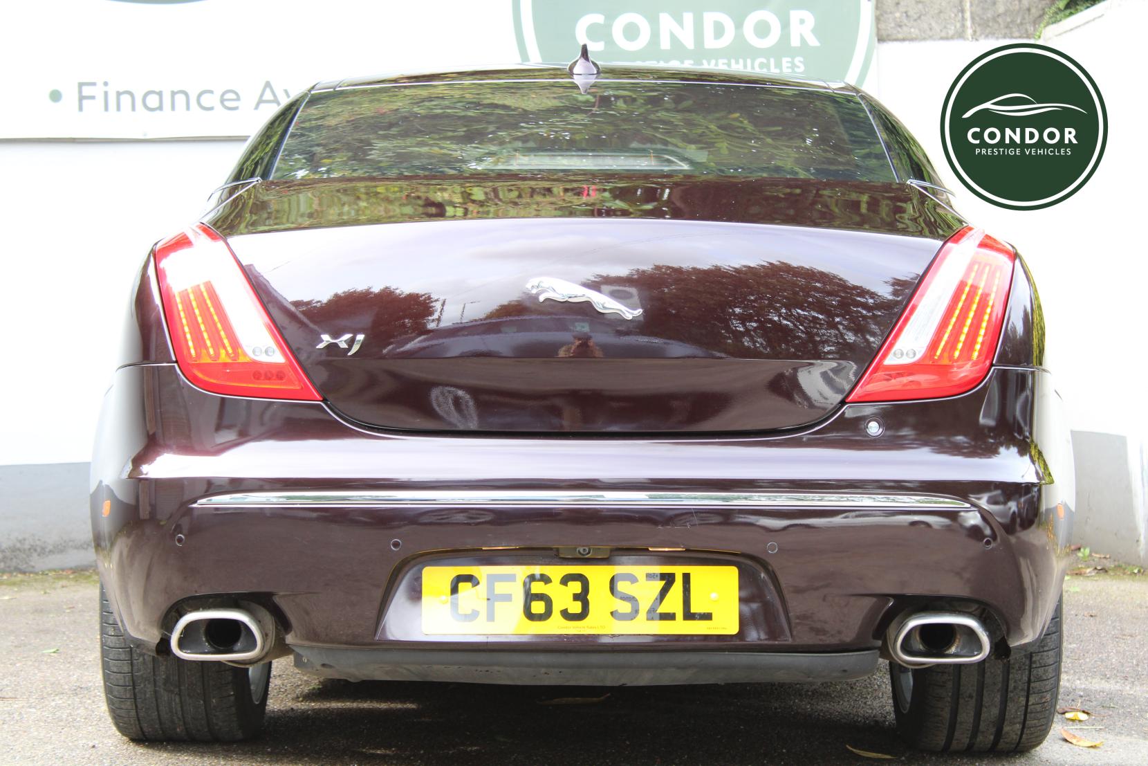 Jaguar XJ 3.0d V6 Luxury Saloon 4dr Diesel Auto Euro 5 (s/s) (275 ps)