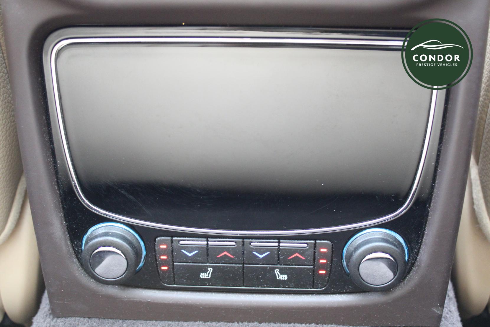 Jaguar XJ 3.0d V6 Luxury Saloon 4dr Diesel Auto Euro 5 (s/s) (275 ps)