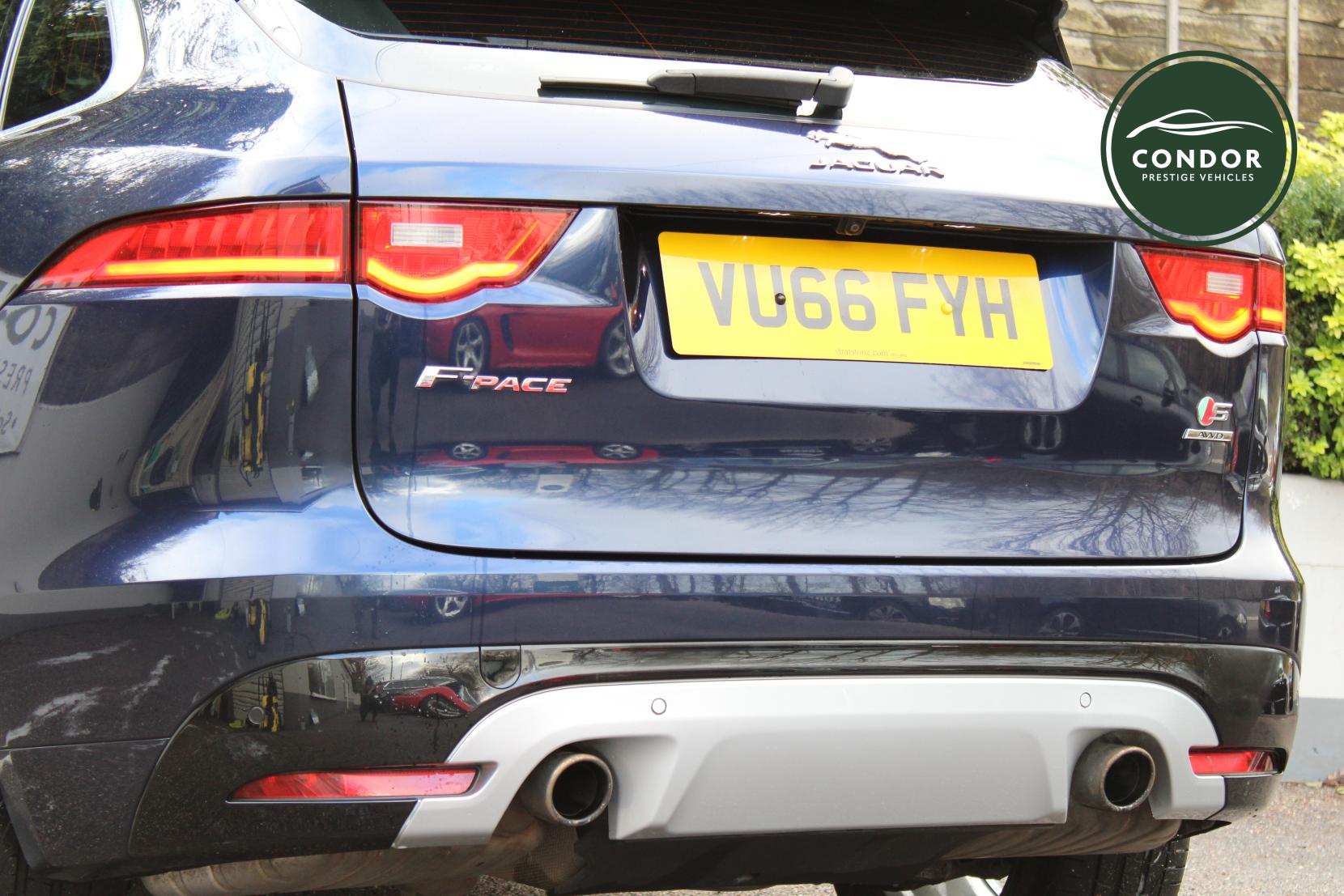 Jaguar F-PACE 3.0 V6 S SUV 5dr Petrol Auto AWD Euro 6 (s/s) (380 ps)