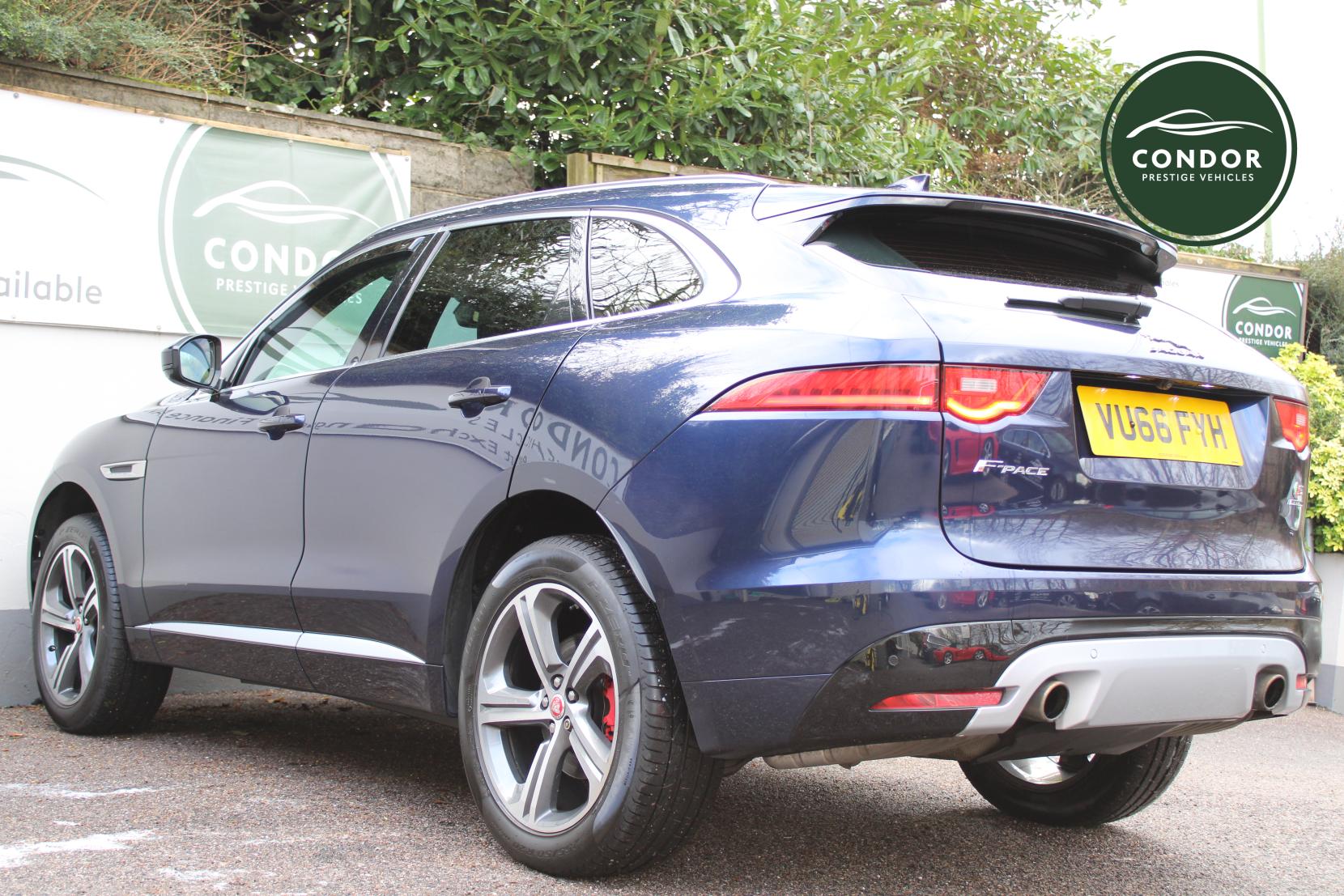 Jaguar F-PACE 3.0 V6 S SUV 5dr Petrol Auto AWD Euro 6 (s/s) (380 ps)