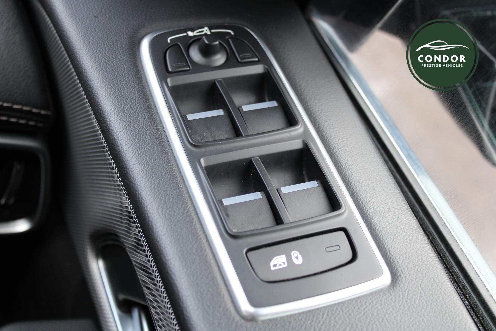 Jaguar F-PACE 3.0 V6 S SUV 5dr Petrol Auto AWD Euro 6 (s/s) (380 ps)