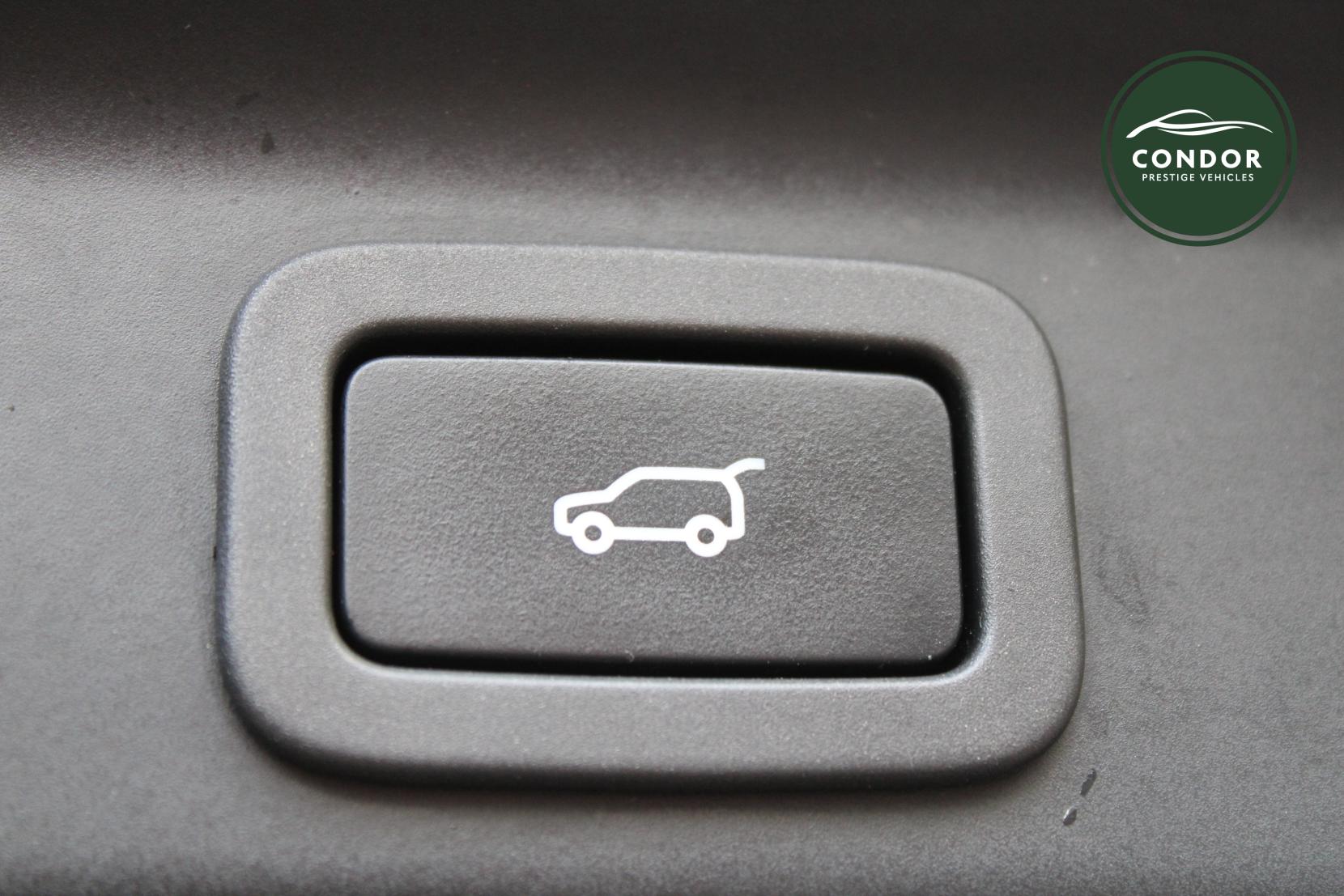 Jaguar F-PACE 3.0 V6 S SUV 5dr Petrol Auto AWD Euro 6 (s/s) (380 ps)