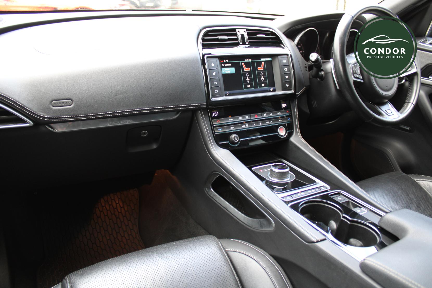 Jaguar F-PACE 3.0 V6 S SUV 5dr Petrol Auto AWD Euro 6 (s/s) (380 ps)