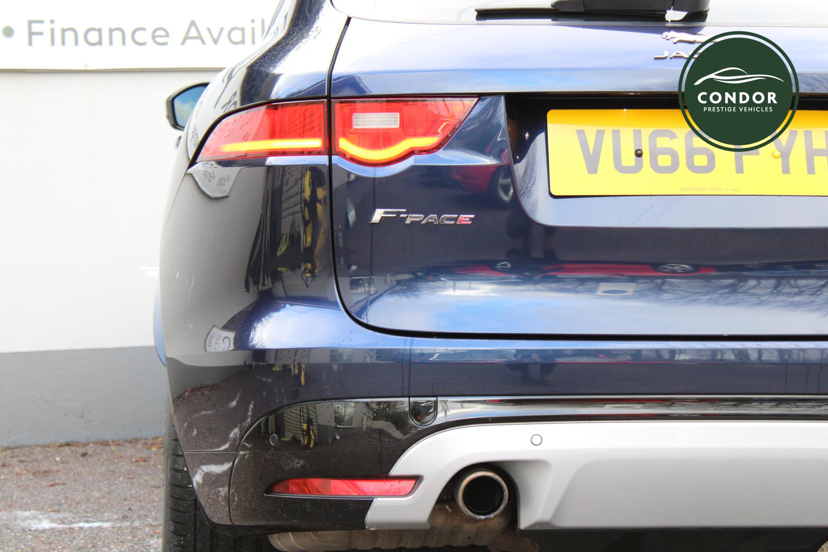 Jaguar F-PACE 3.0 V6 S SUV 5dr Petrol Auto AWD Euro 6 (s/s) (380 ps)