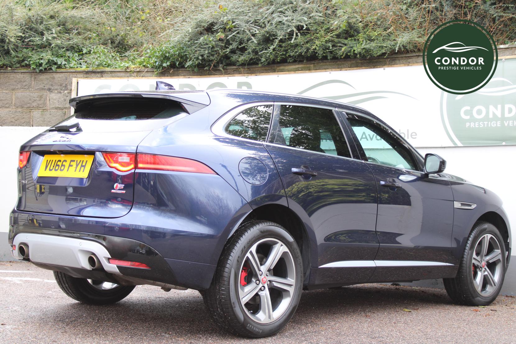 Jaguar F-PACE 3.0 V6 S SUV 5dr Petrol Auto AWD Euro 6 (s/s) (380 ps)