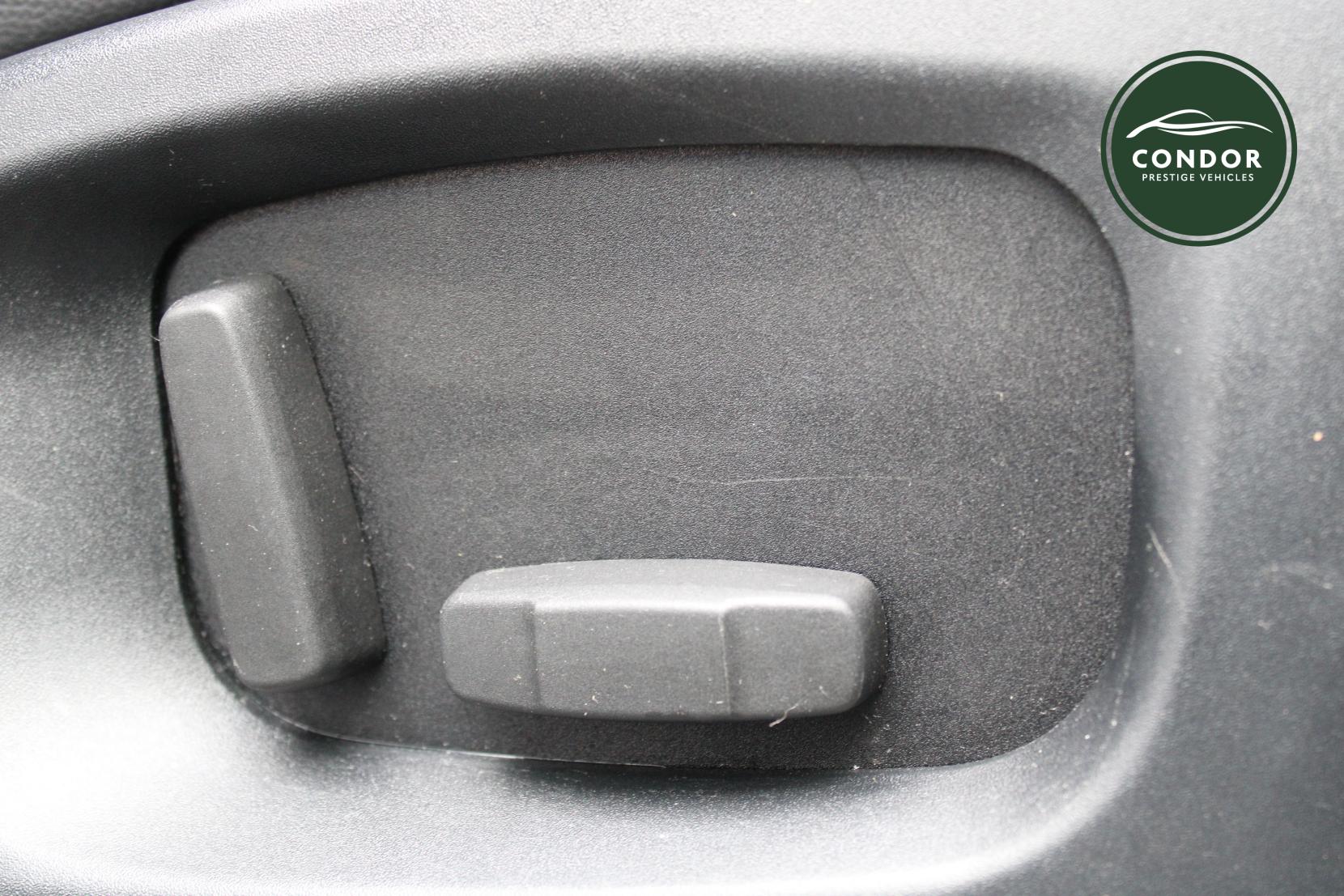 Jaguar F-PACE 3.0 V6 S SUV 5dr Petrol Auto AWD Euro 6 (s/s) (380 ps)