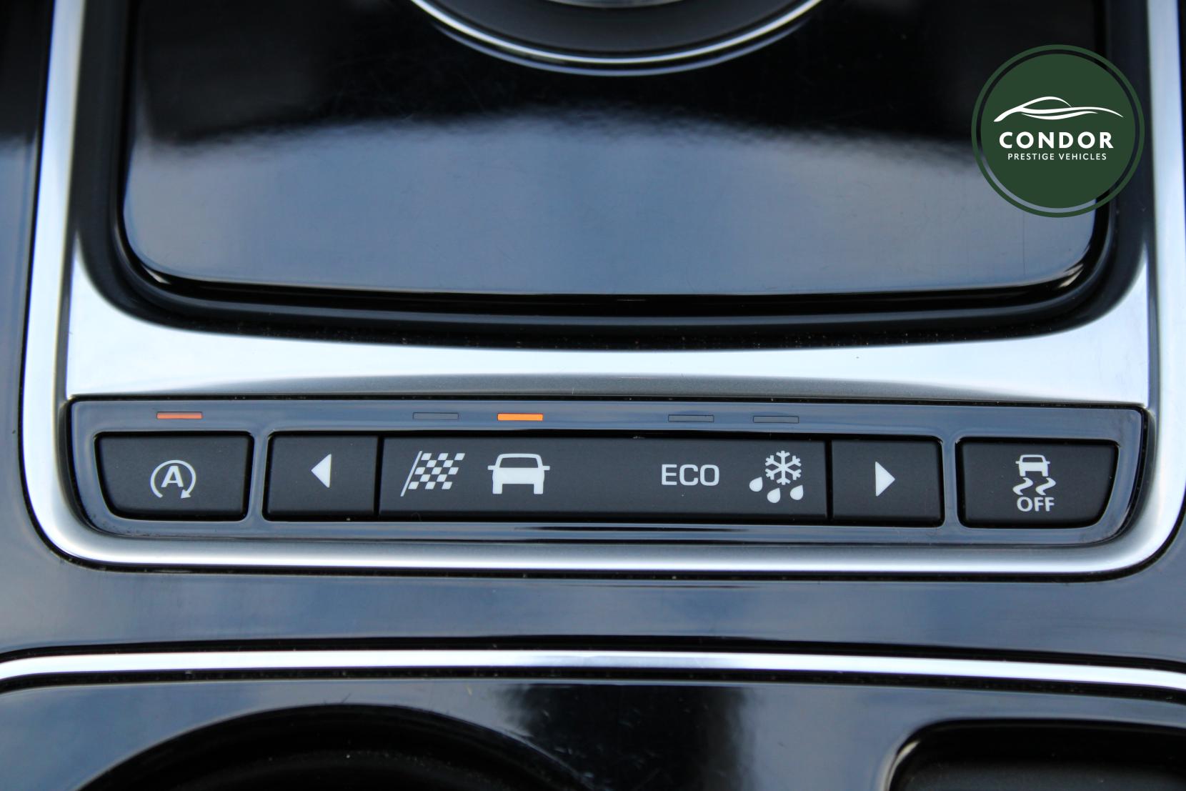 Jaguar F-PACE 3.0 V6 S SUV 5dr Petrol Auto AWD Euro 6 (s/s) (380 ps)