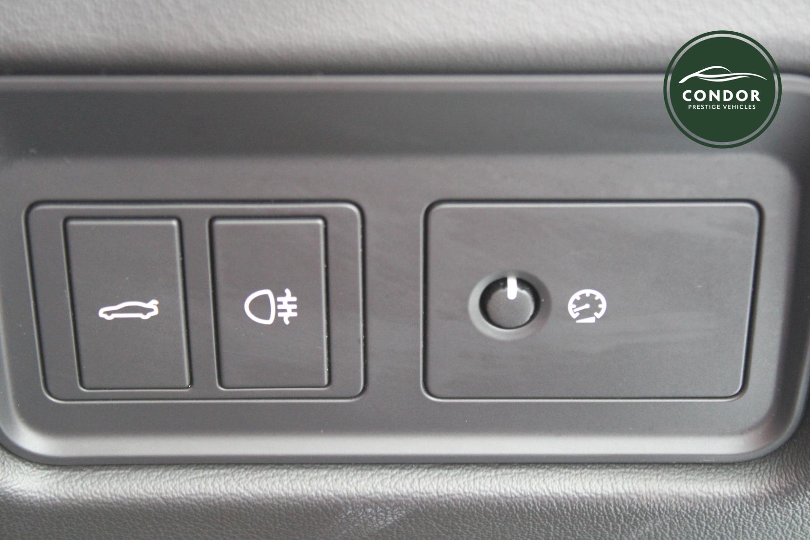 Jaguar F-Type 5.0 V8 R Convertible 2dr Petrol Auto AWD Euro 6 (s/s) (550 ps)