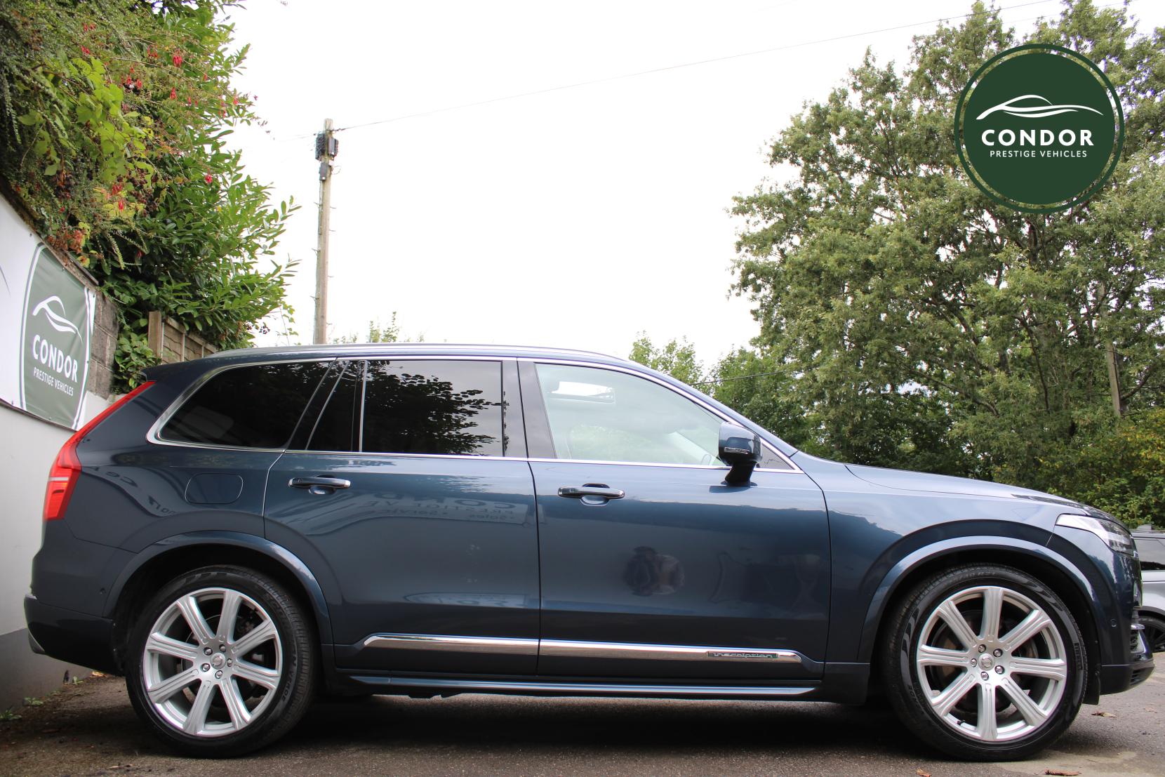 Volvo XC90 2.0h T8 Twin Engine 10.4kWh Inscription Pro SUV 5dr Petrol Plug-in Hybrid Auto 4WD Euro 6 (s/s) (407 ps)