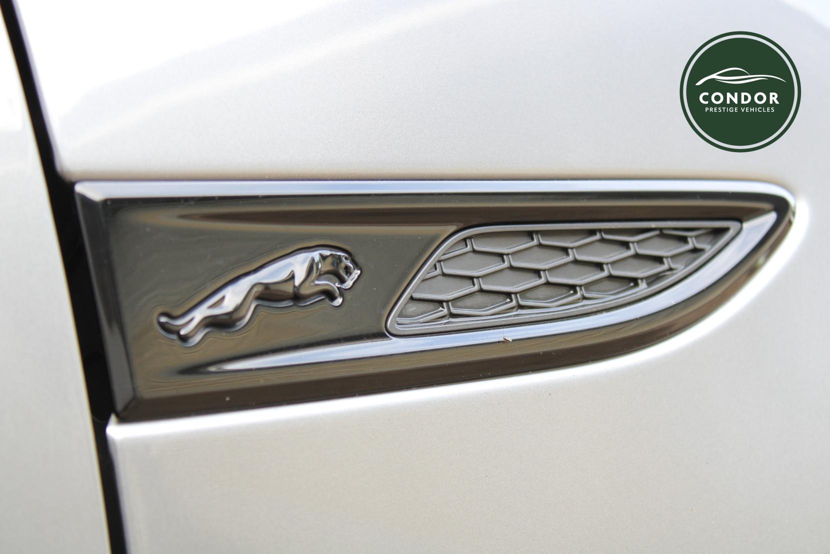 Jaguar E-PACE 2.0 D204 MHEV R-Dynamic SE Black SUV 5dr Diesel Auto AWD Euro 6 (s/s) (204 ps)