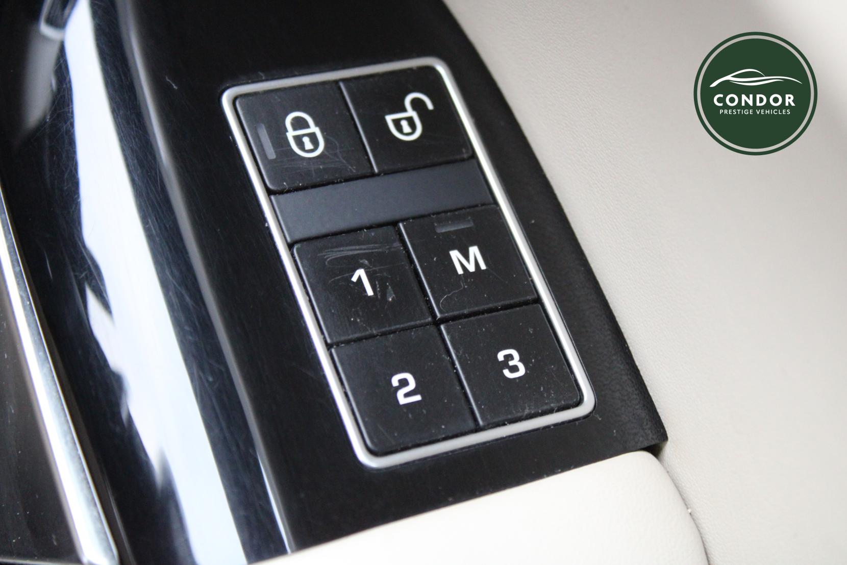 Land Rover Range Rover 4.4 SD V8 Autobiography SUV 5dr Diesel Auto 4WD Euro 5 (339 ps)