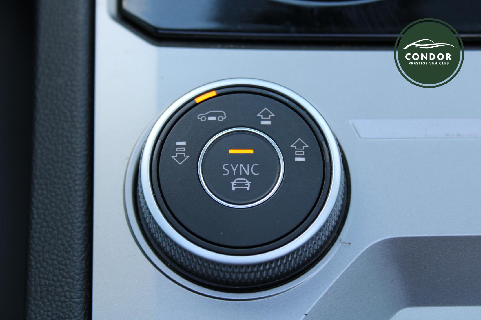 Volkswagen Touareg 3.0 TDI V6 R-Line Tech SUV 5dr Diesel Tiptronic 4Motion Euro 6 (s/s) (286 ps)