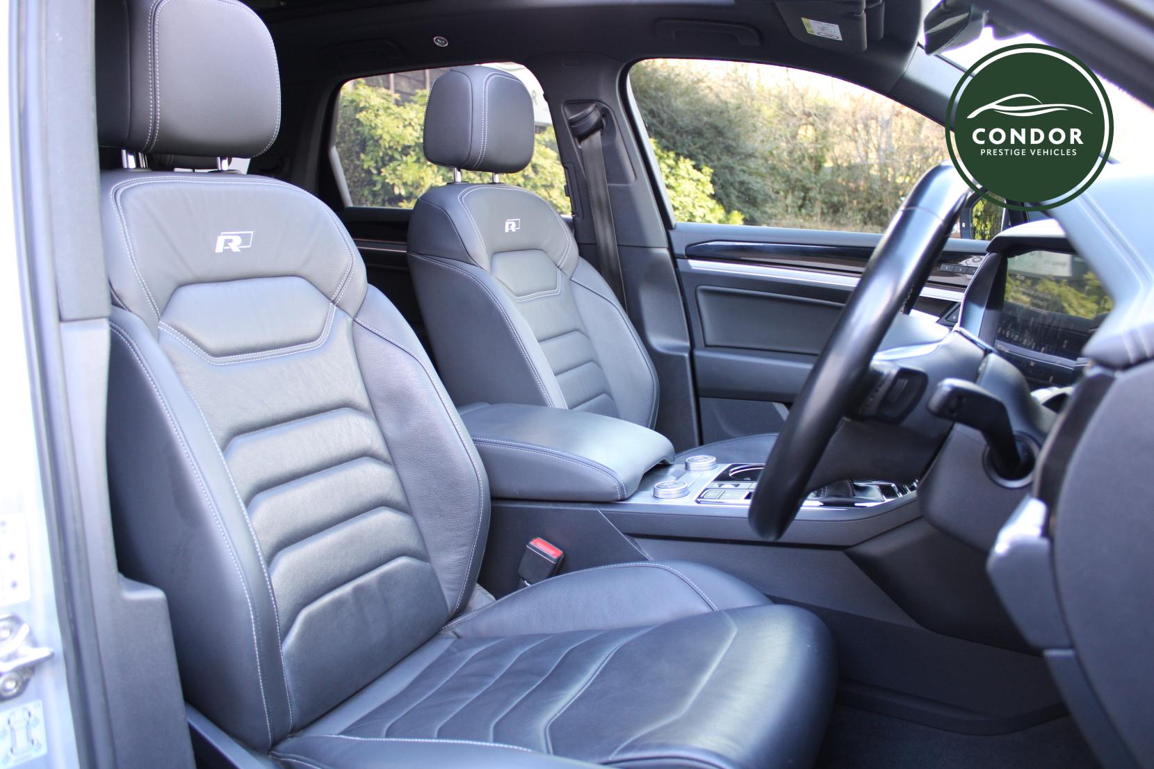 Volkswagen Touareg 3.0 TDI V6 R-Line Tech SUV 5dr Diesel Tiptronic 4Motion Euro 6 (s/s) (286 ps)