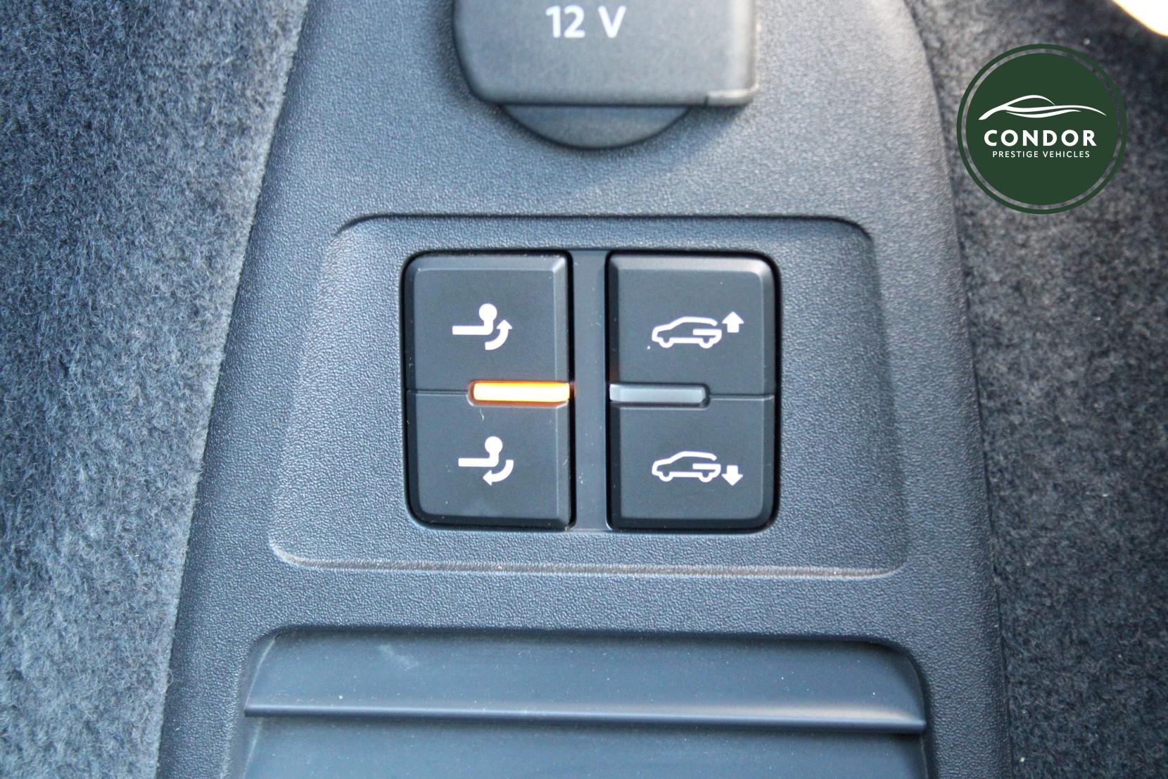 Volkswagen Touareg 3.0 TDI V6 R-Line Tech SUV 5dr Diesel Tiptronic 4Motion Euro 6 (s/s) (286 ps)