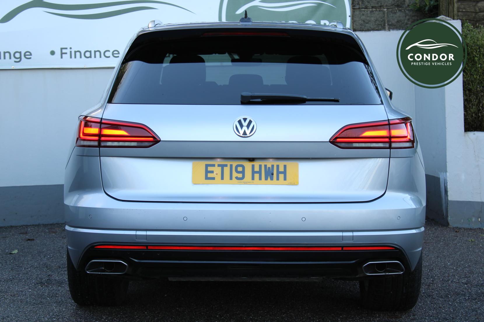 Volkswagen Touareg 3.0 TDI V6 R-Line Tech SUV 5dr Diesel Tiptronic 4Motion Euro 6 (s/s) (286 ps)