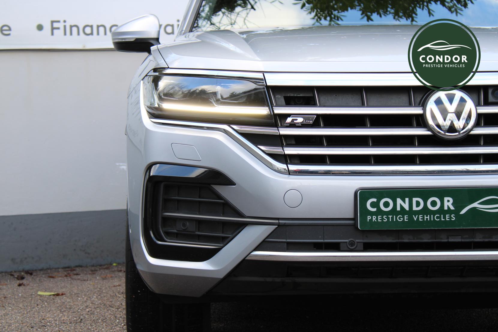 Volkswagen Touareg 3.0 TDI V6 R-Line Tech SUV 5dr Diesel Tiptronic 4Motion Euro 6 (s/s) (286 ps)