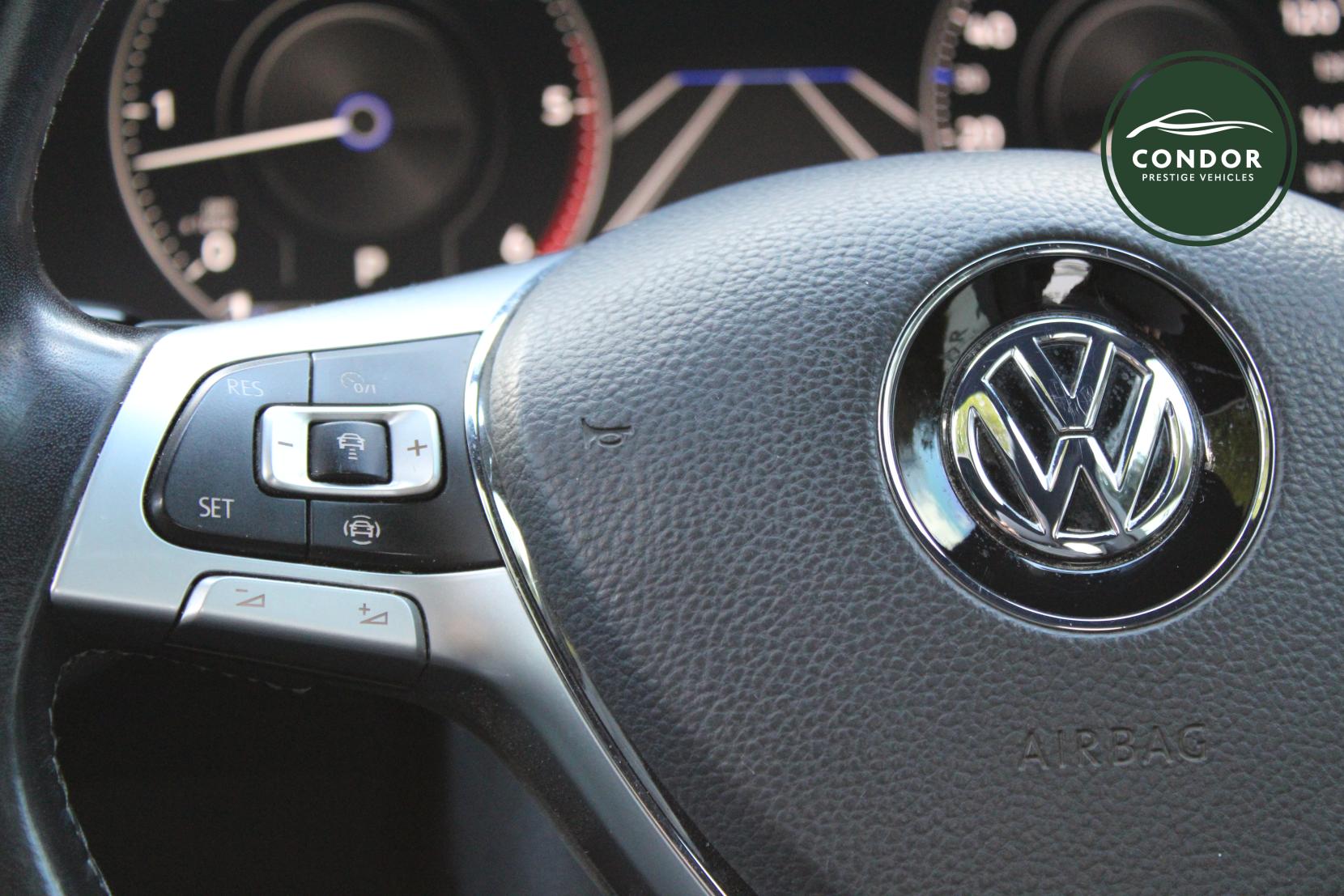 Volkswagen Touareg 3.0 TDI V6 R-Line Tech SUV 5dr Diesel Tiptronic 4Motion Euro 6 (s/s) (286 ps)