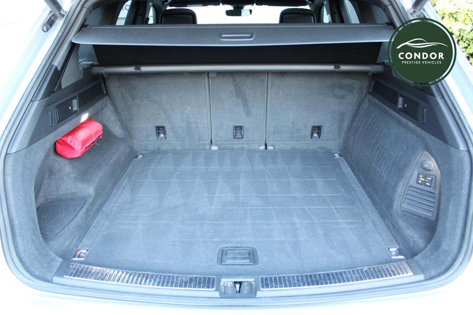 Volkswagen Touareg 3.0 TDI V6 R-Line Tech SUV 5dr Diesel Tiptronic 4Motion Euro 6 (s/s) (286 ps)