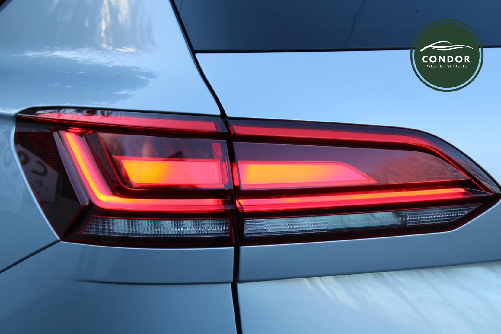 Volkswagen Touareg 3.0 TDI V6 R-Line Tech SUV 5dr Diesel Tiptronic 4Motion Euro 6 (s/s) (286 ps)