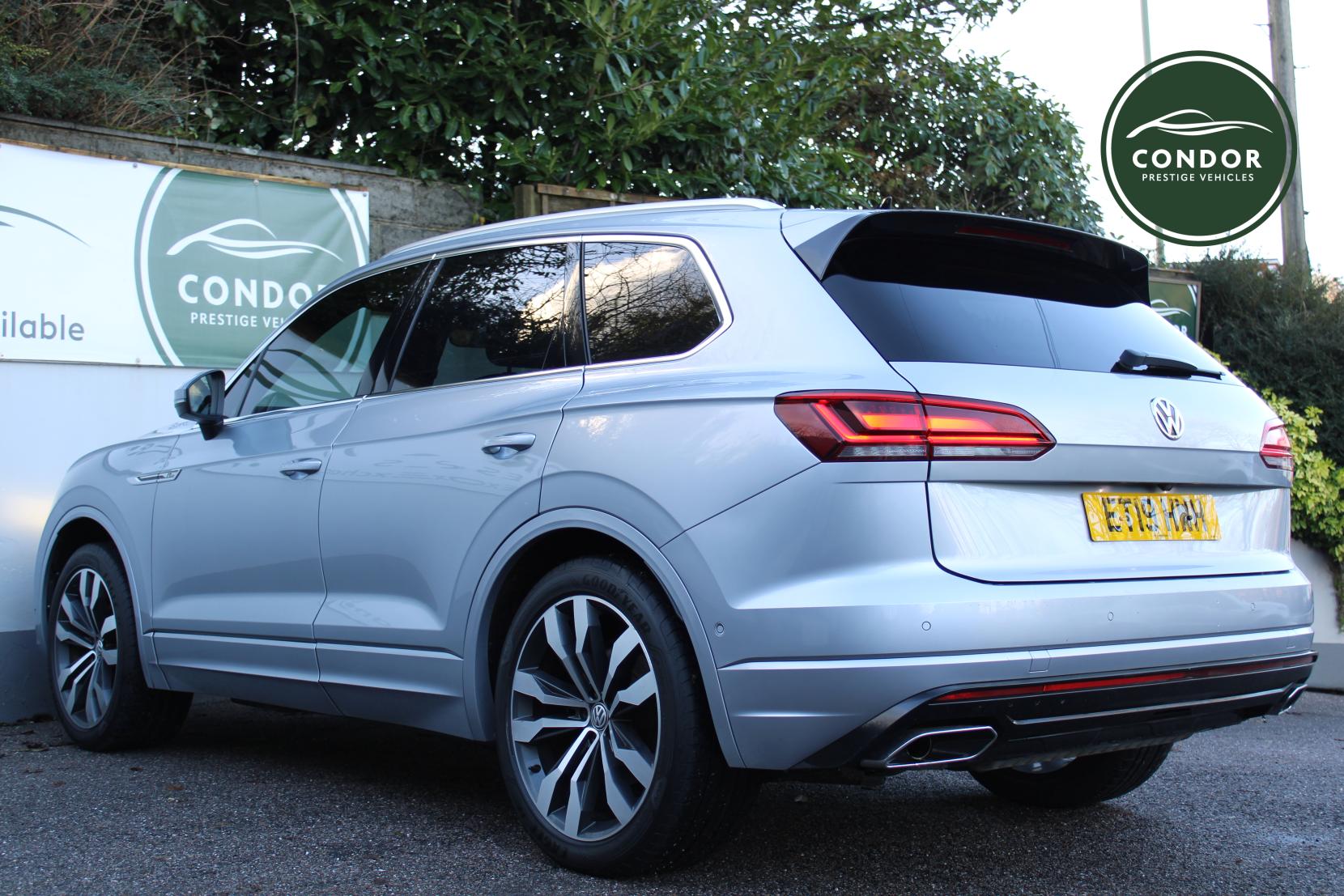 Volkswagen Touareg 3.0 TDI V6 R-Line Tech SUV 5dr Diesel Tiptronic 4Motion Euro 6 (s/s) (286 ps)