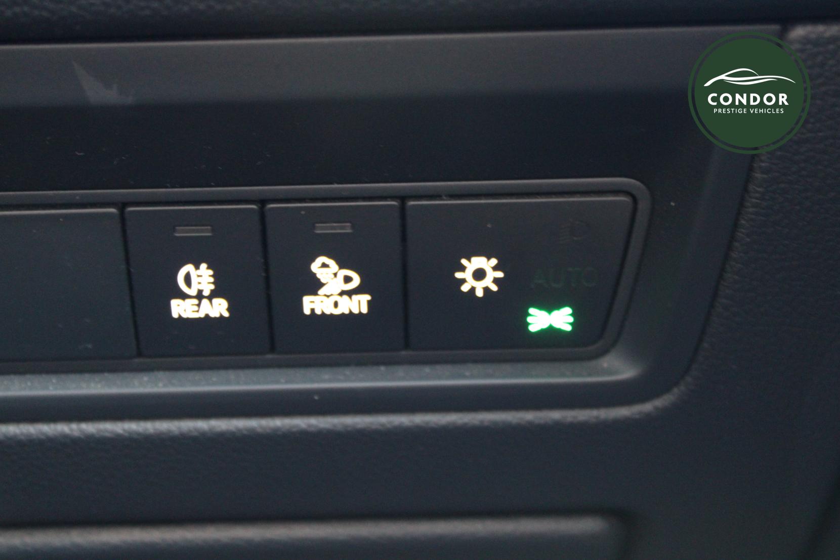 Volkswagen Touareg 3.0 TDI V6 R-Line Tech SUV 5dr Diesel Tiptronic 4Motion Euro 6 (s/s) (286 ps)