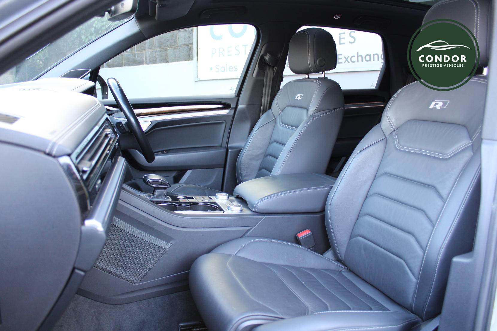 Volkswagen Touareg 3.0 TDI V6 R-Line Tech SUV 5dr Diesel Tiptronic 4Motion Euro 6 (s/s) (286 ps)