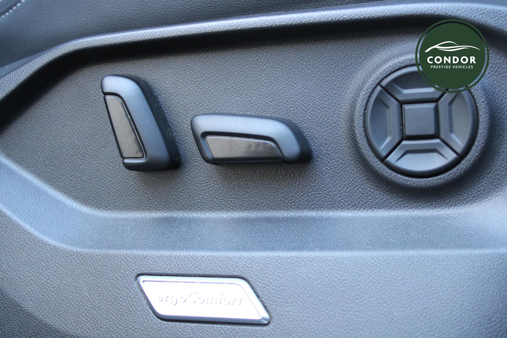 Volkswagen Touareg 3.0 TDI V6 R-Line Tech SUV 5dr Diesel Tiptronic 4Motion Euro 6 (s/s) (286 ps)