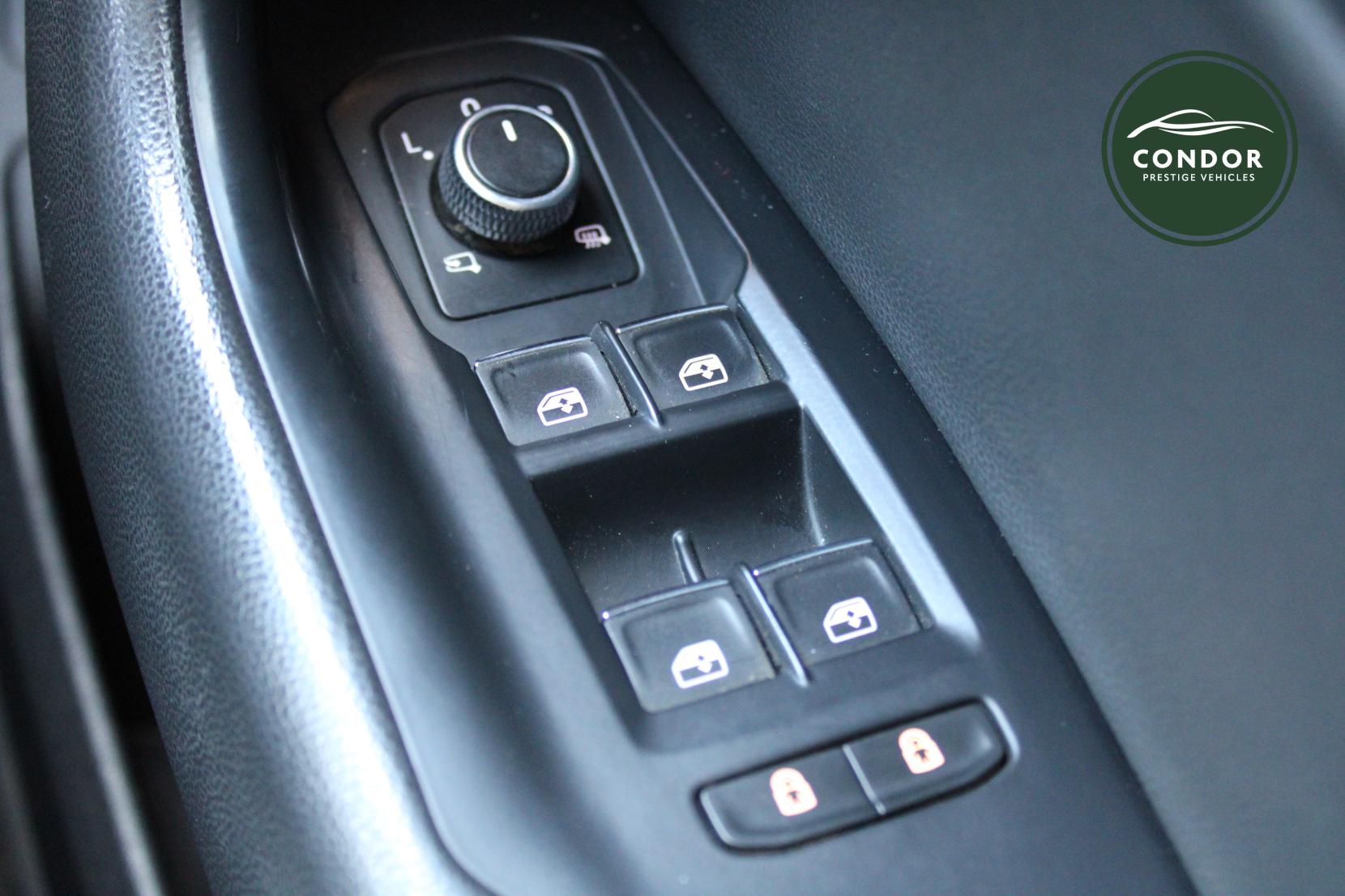 Volkswagen Touareg 3.0 TDI V6 R-Line Tech SUV 5dr Diesel Tiptronic 4Motion Euro 6 (s/s) (286 ps)